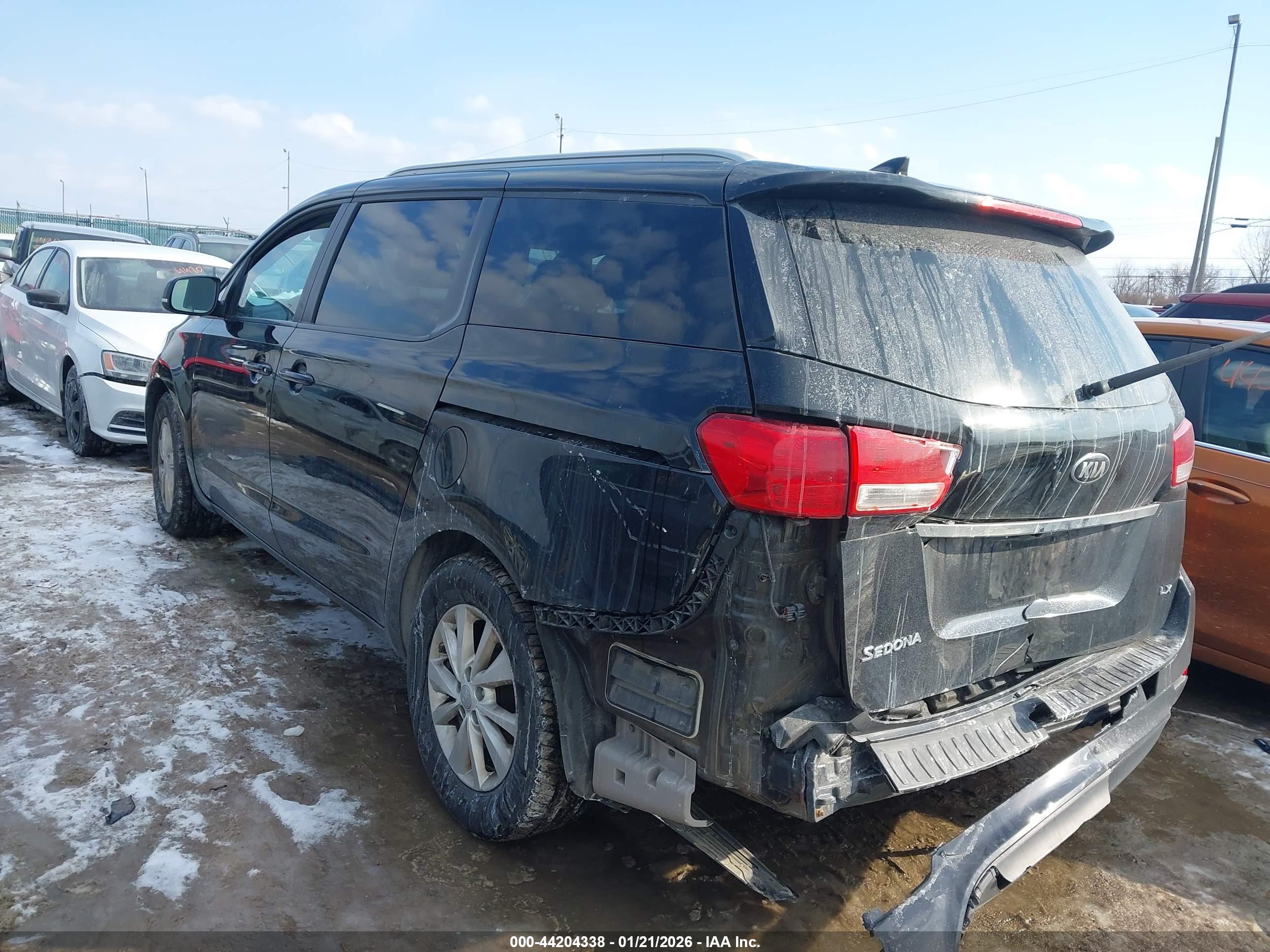 KIA SEDONA image 3