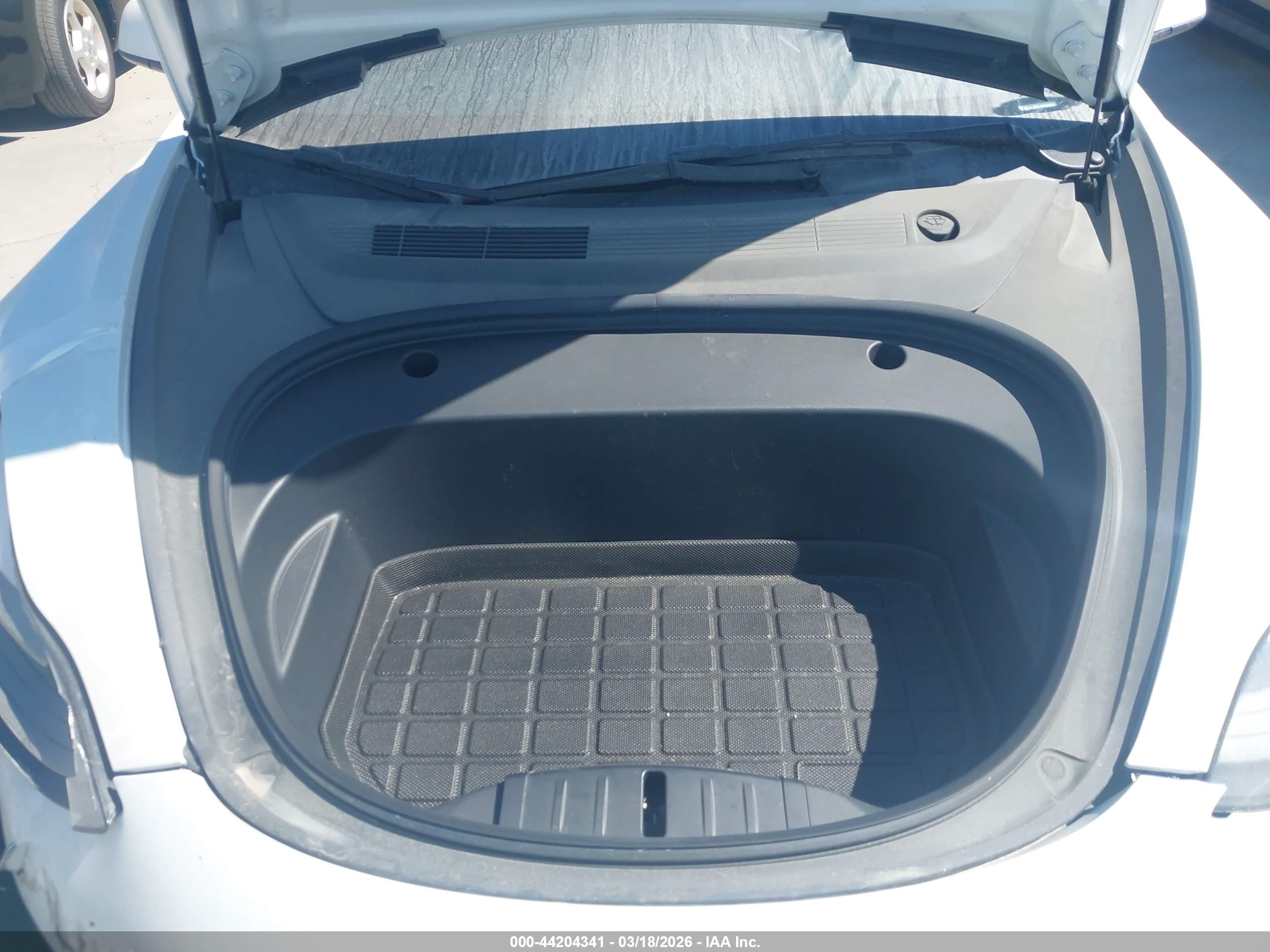 TESLA MODEL image 10