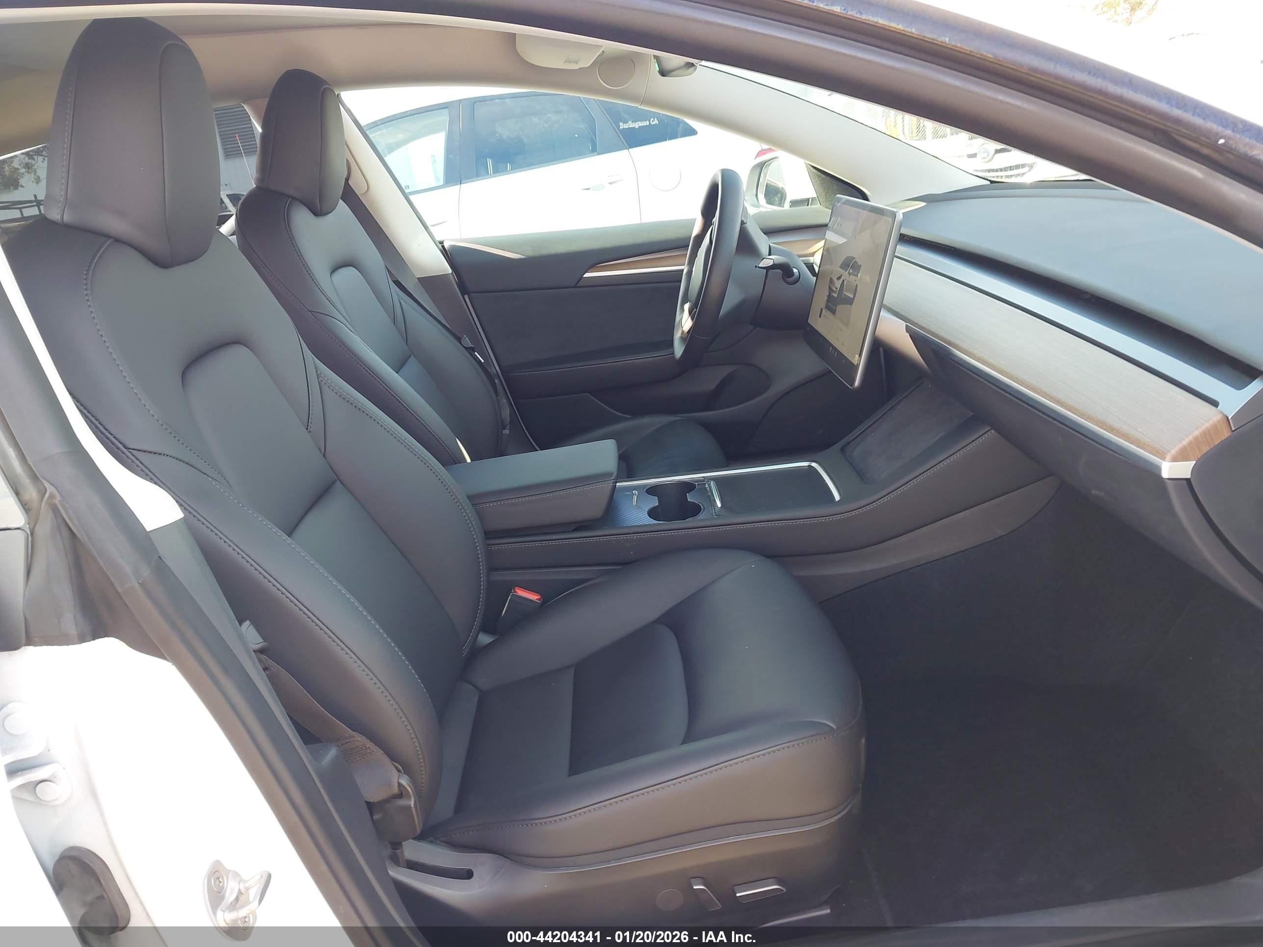 TESLA MODEL image 5