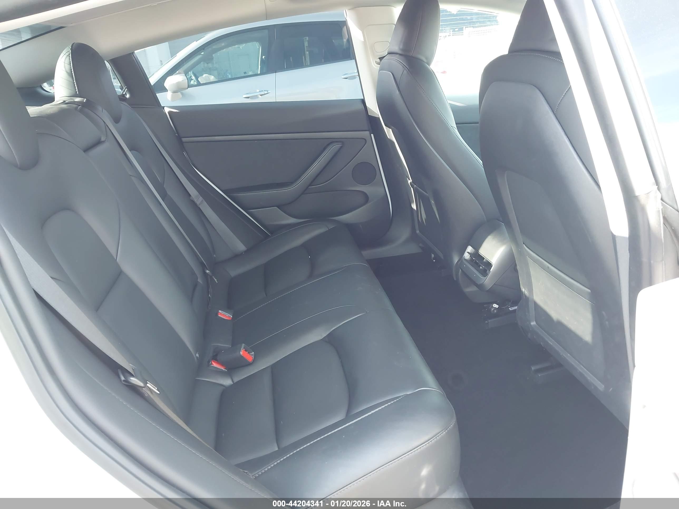 TESLA MODEL image 8