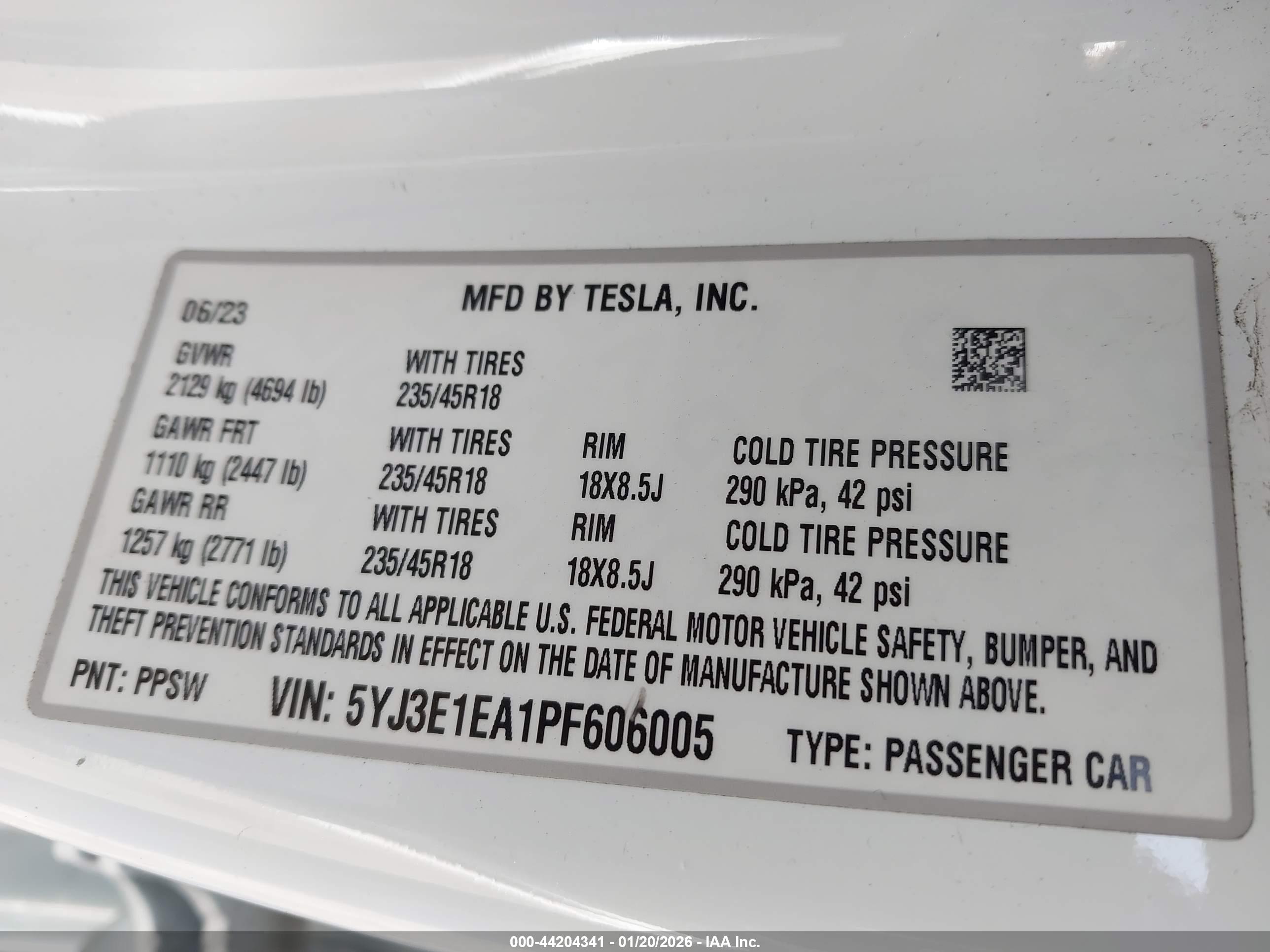 TESLA MODEL image 9