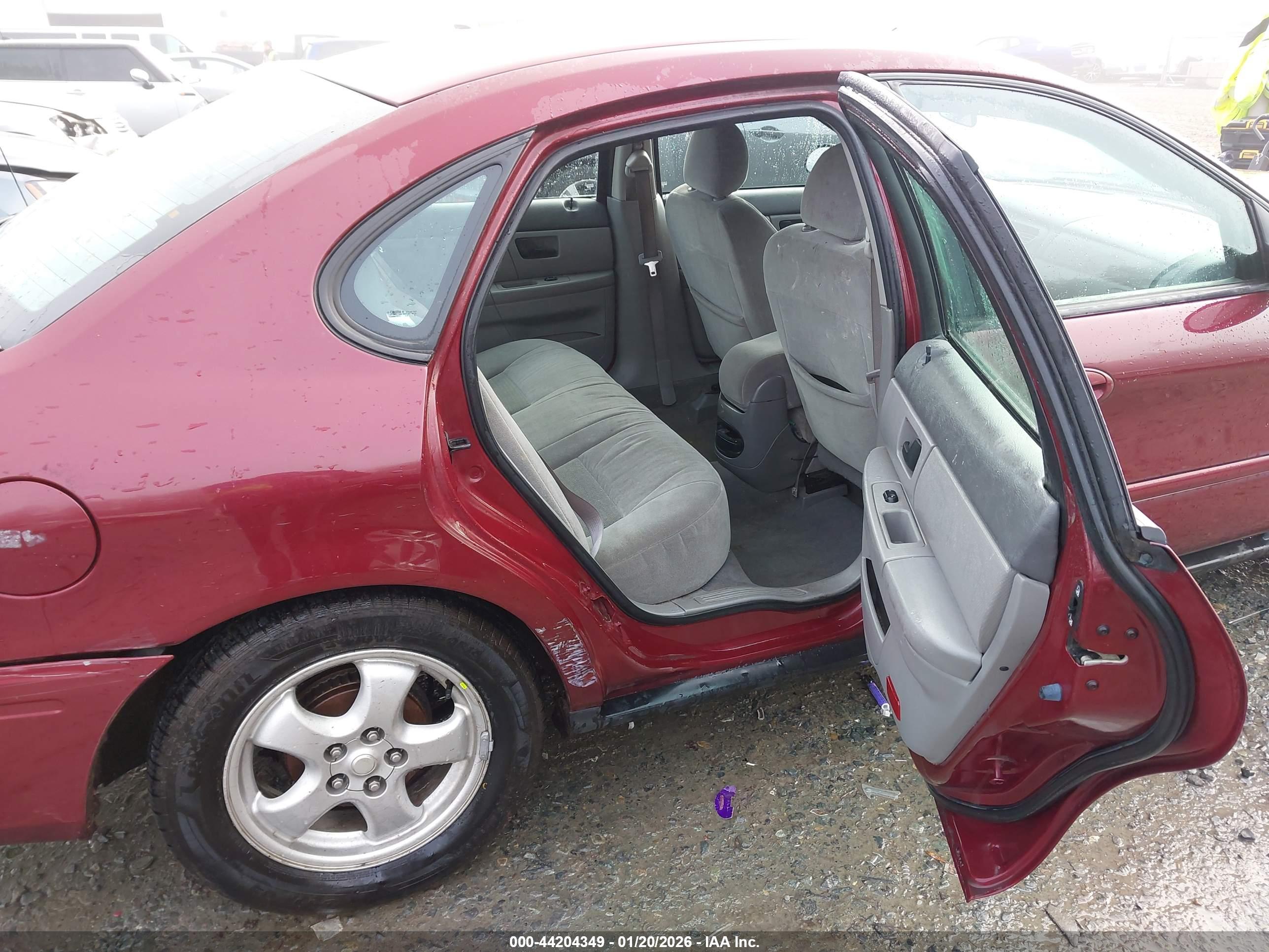FORD TAURUS image 8