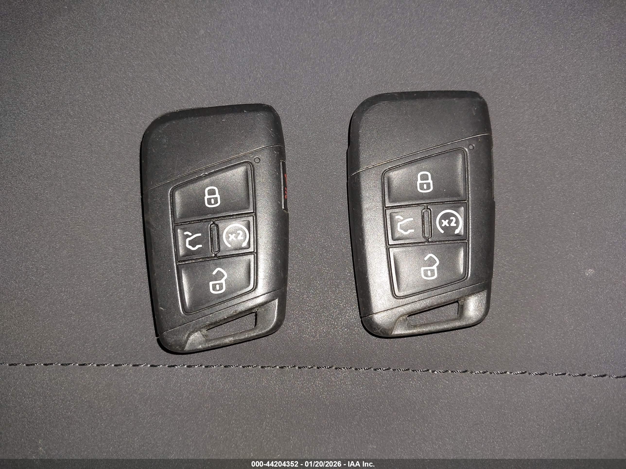 VOLKSWAGEN TAOS image 11