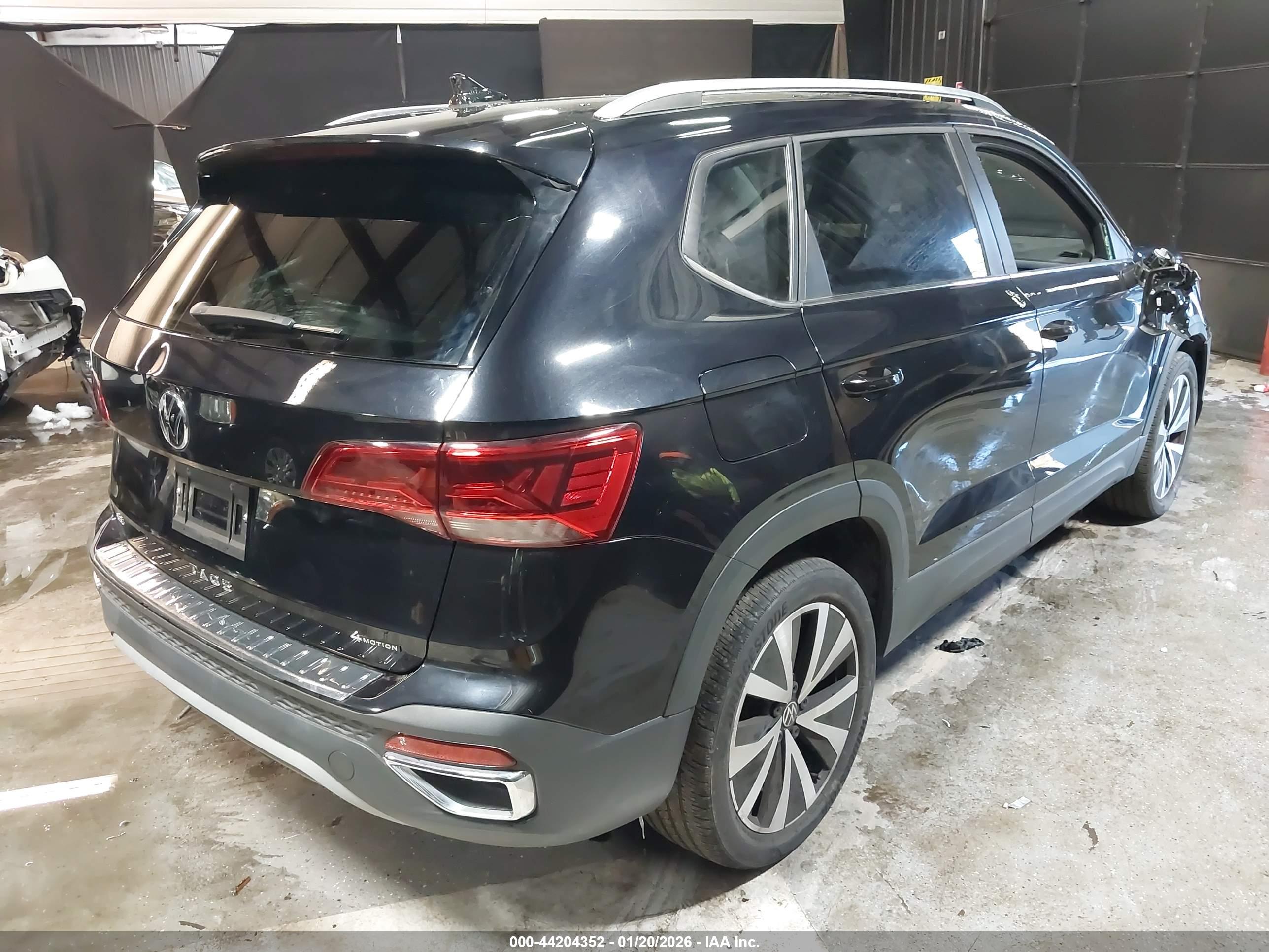 VOLKSWAGEN TAOS image 4