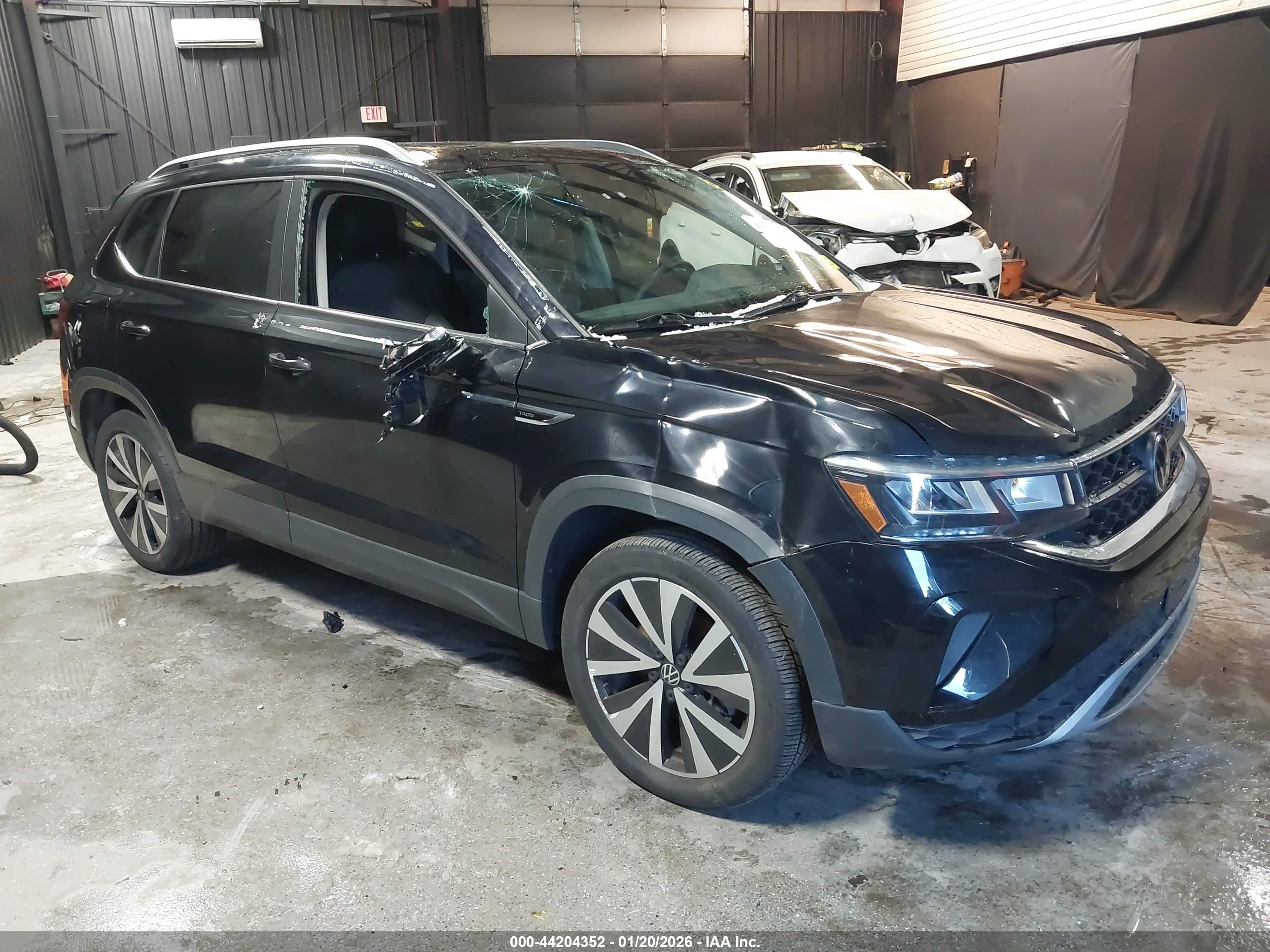 VOLKSWAGEN TAOS image 6