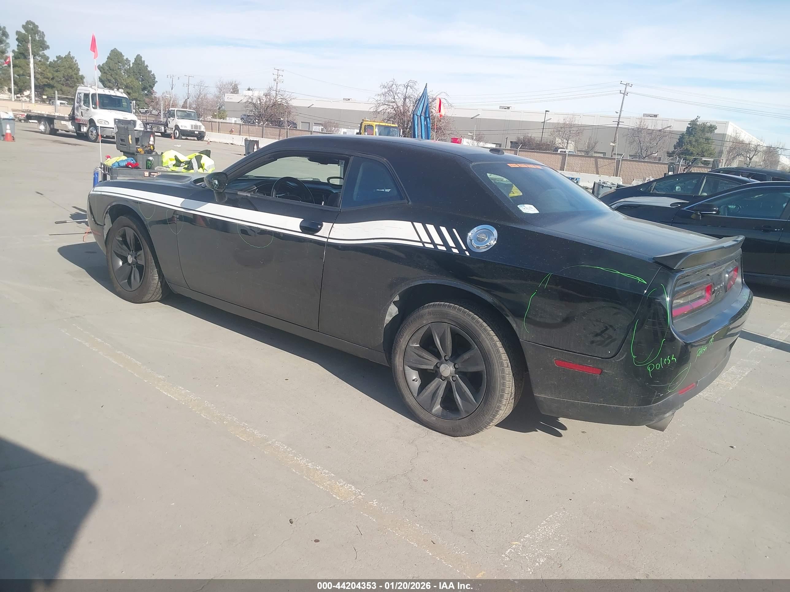 DODGE CHALLENGER image 3