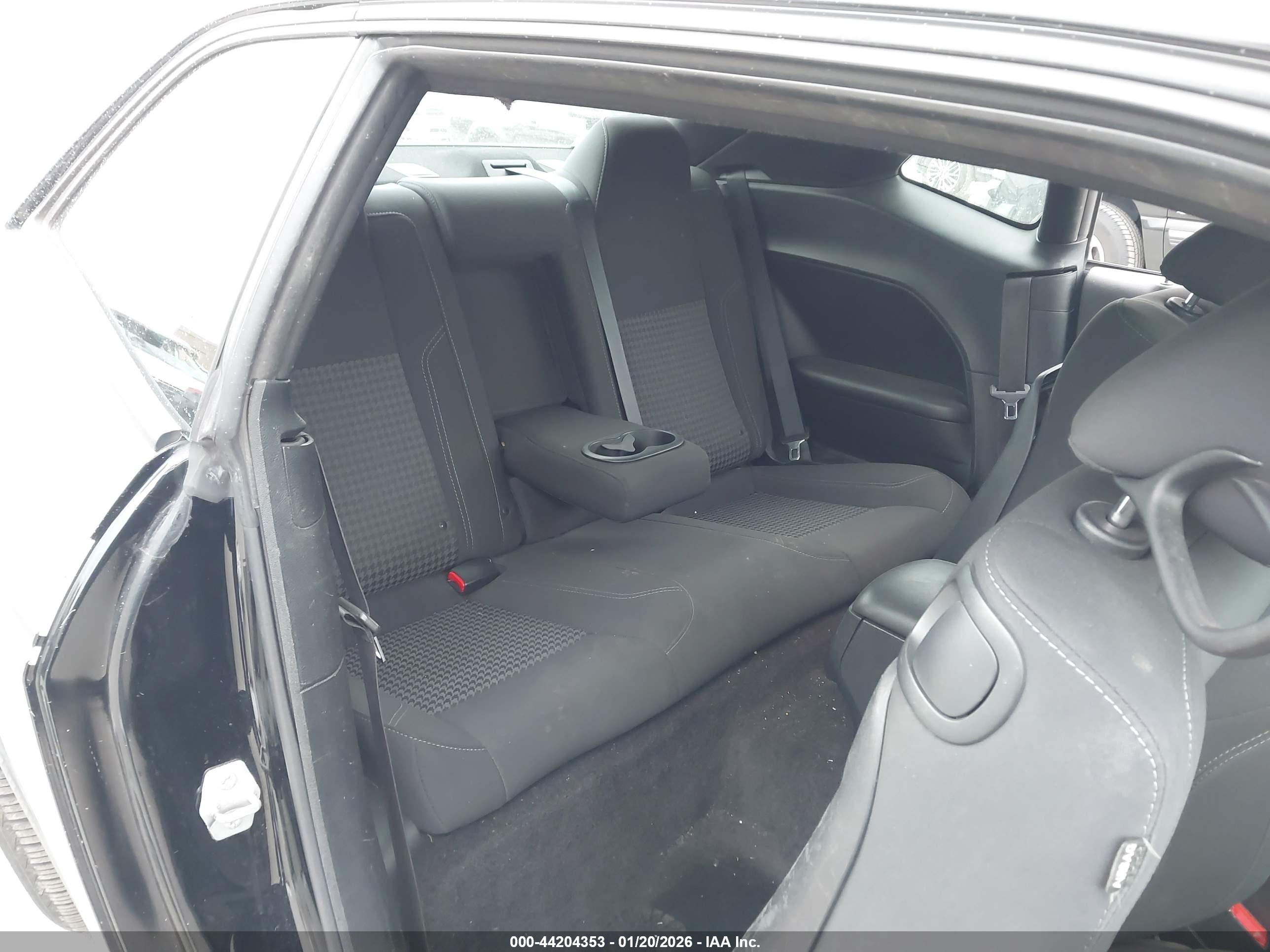 DODGE CHALLENGER image 8