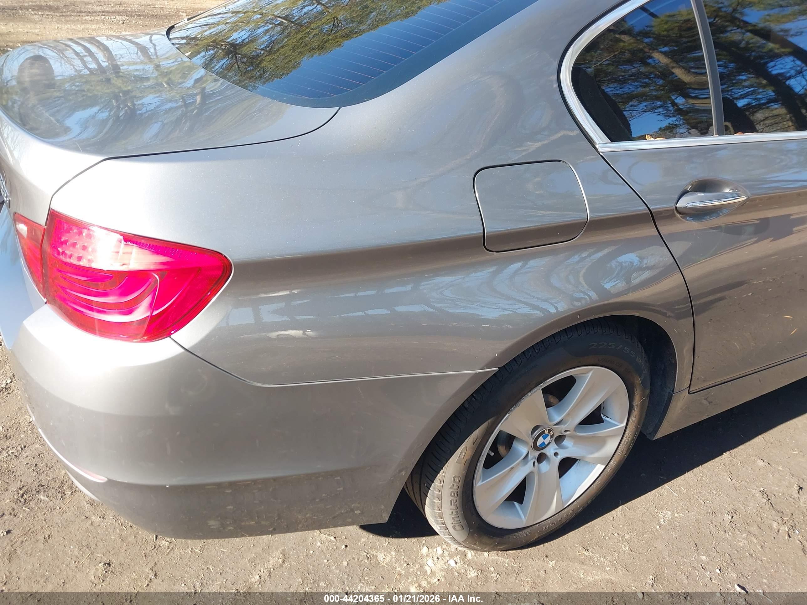 BMW 528I image 6