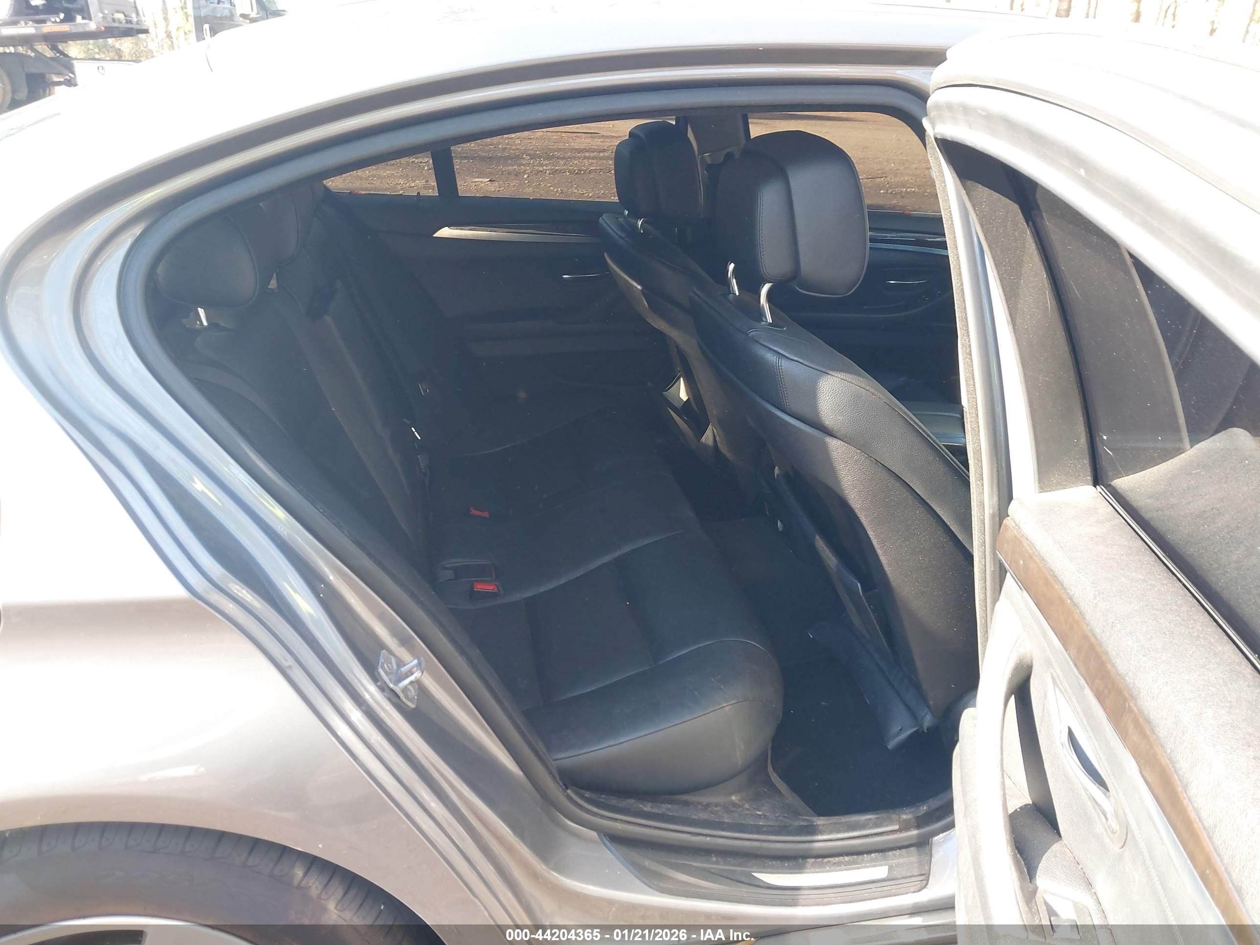 BMW 528I image 8