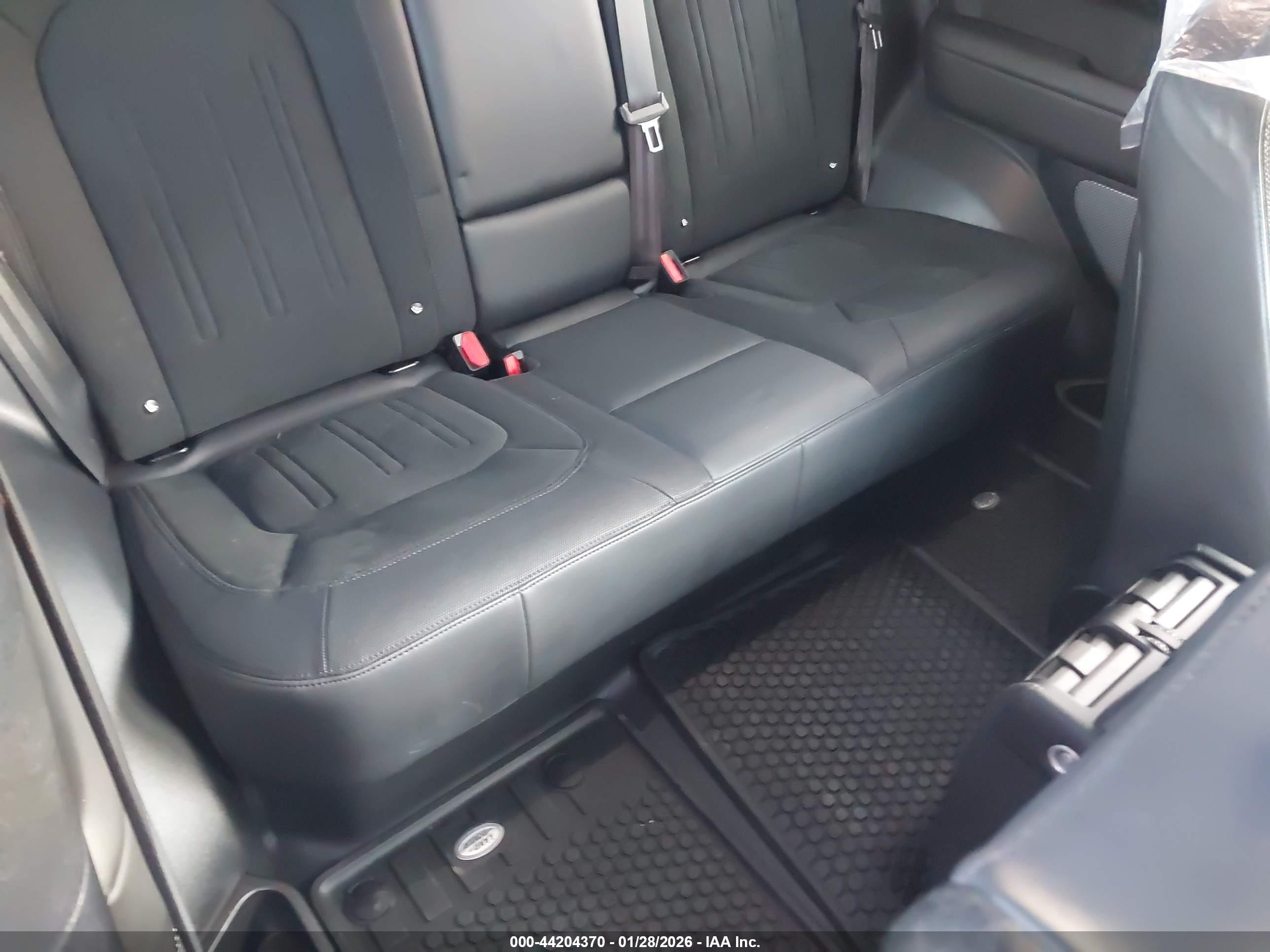 LAND ROVER image 8