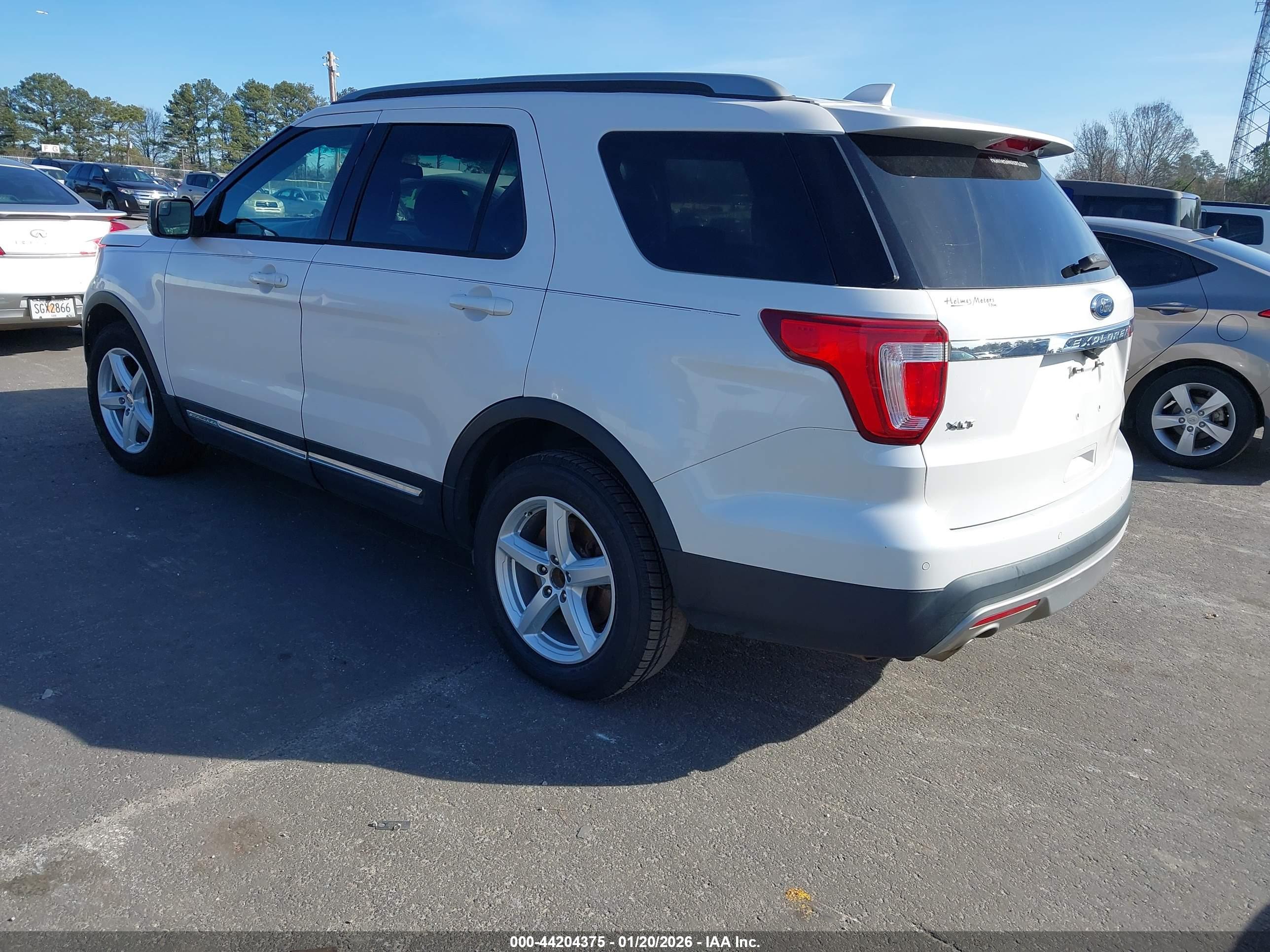 FORD EXPLORER image 3