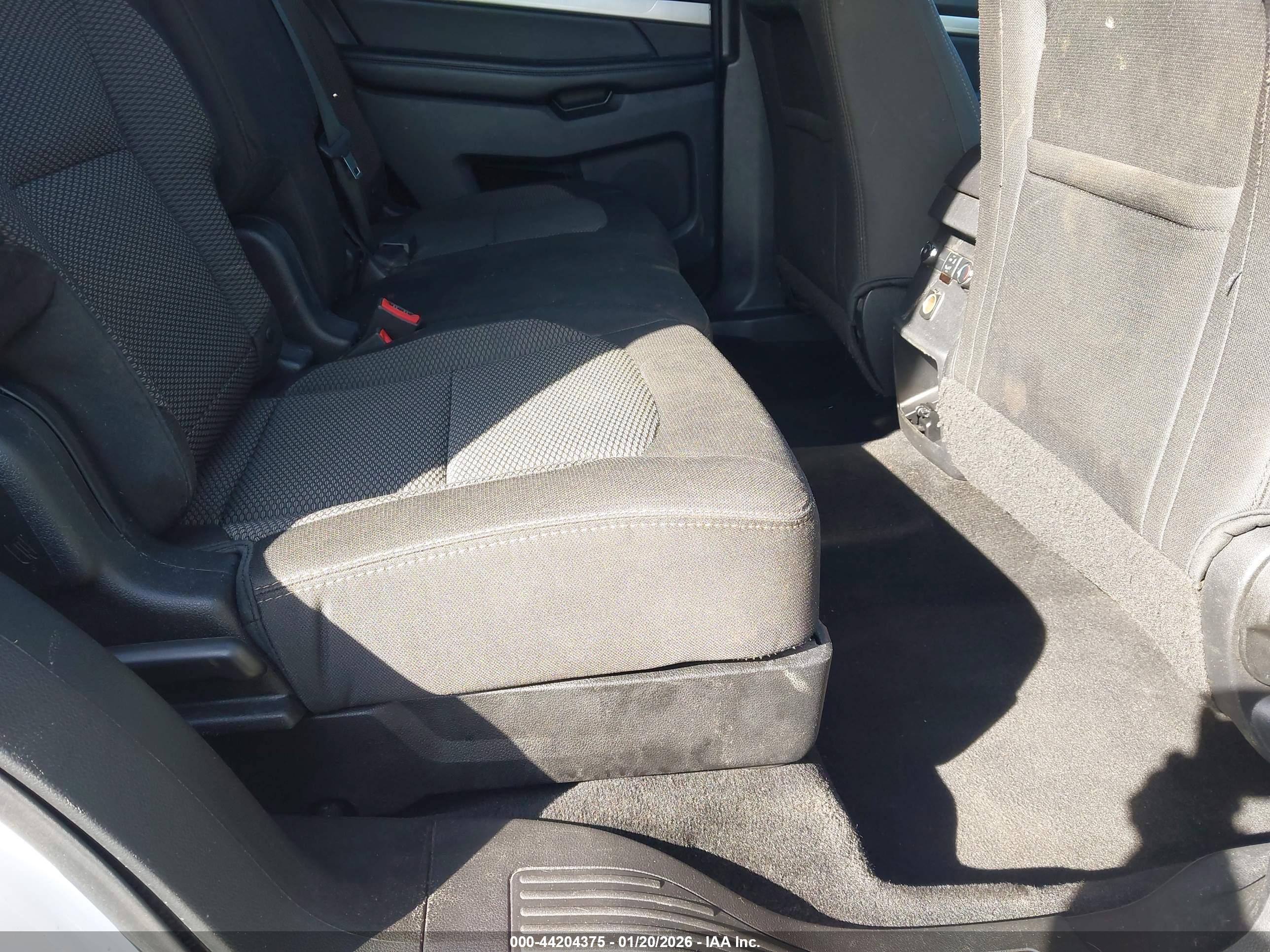 FORD EXPLORER image 8