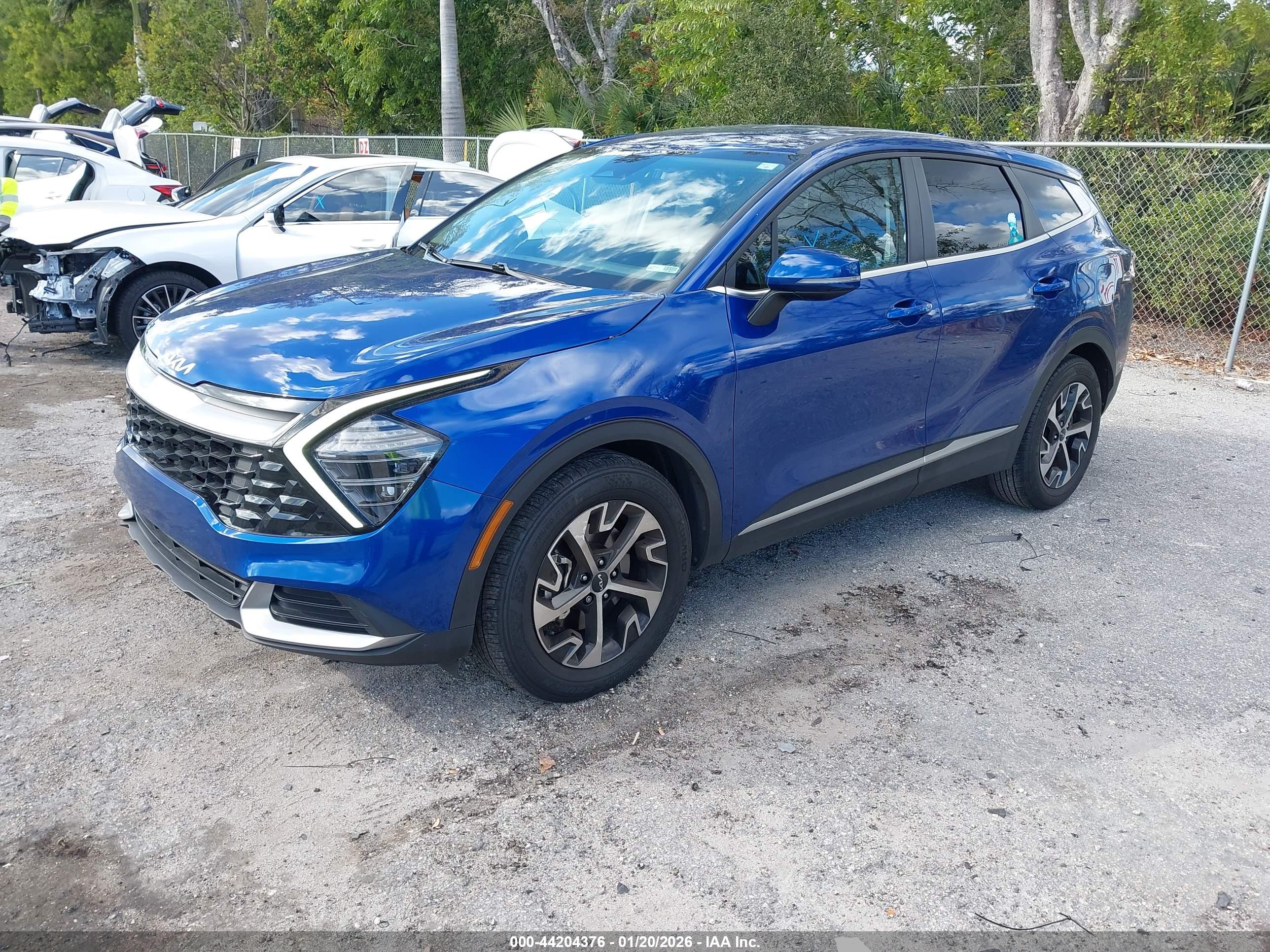 KIA SPORTAGE image 2