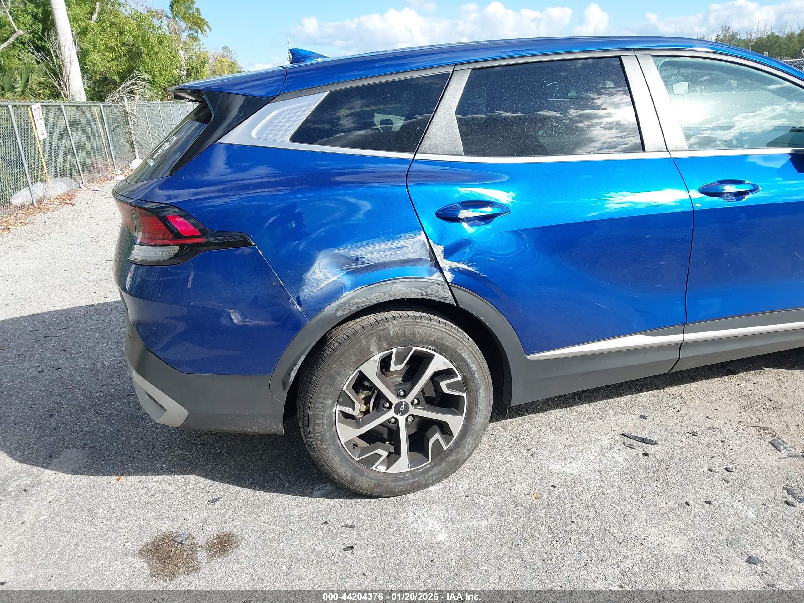 KIA SPORTAGE image 6