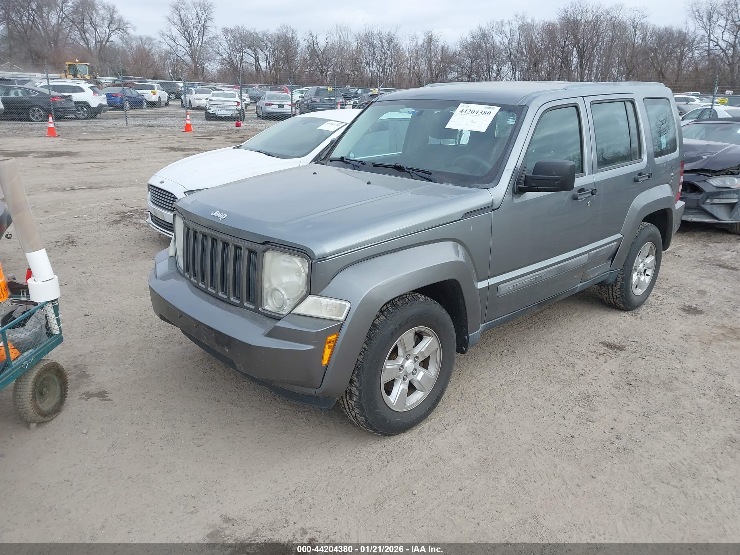 JEEP LIBERTY image 2