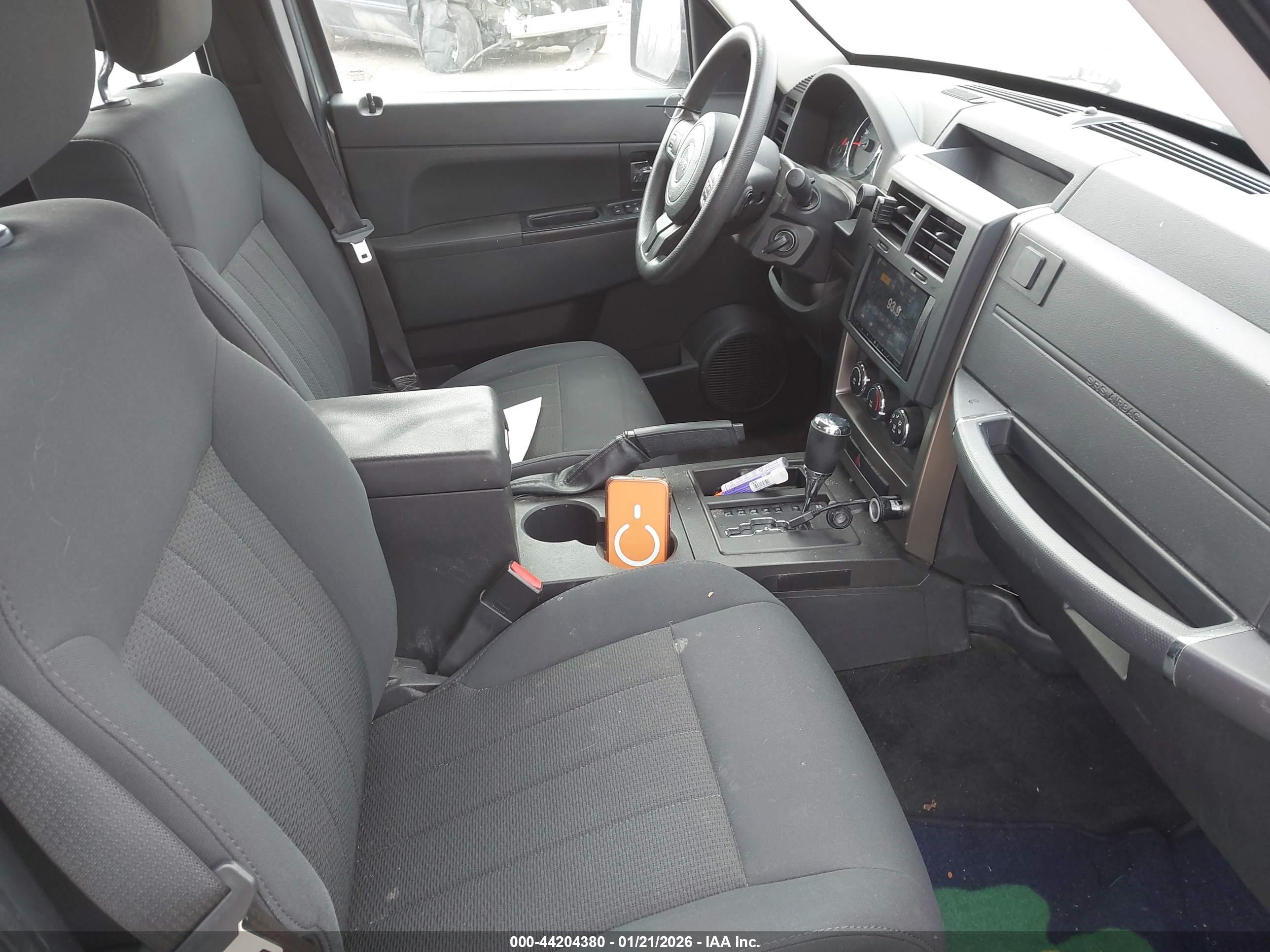 JEEP LIBERTY image 5