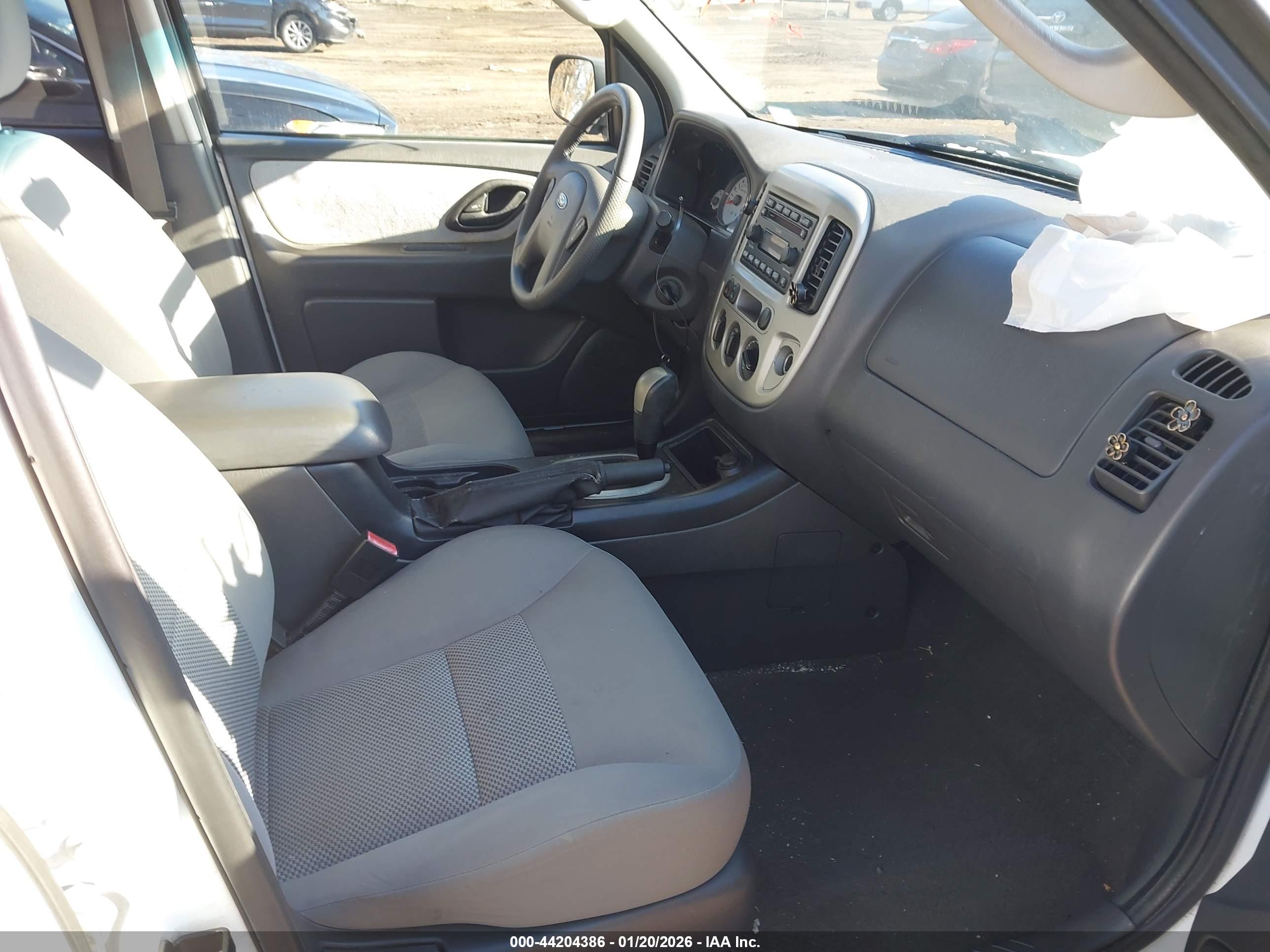 FORD ESCAPE image 5