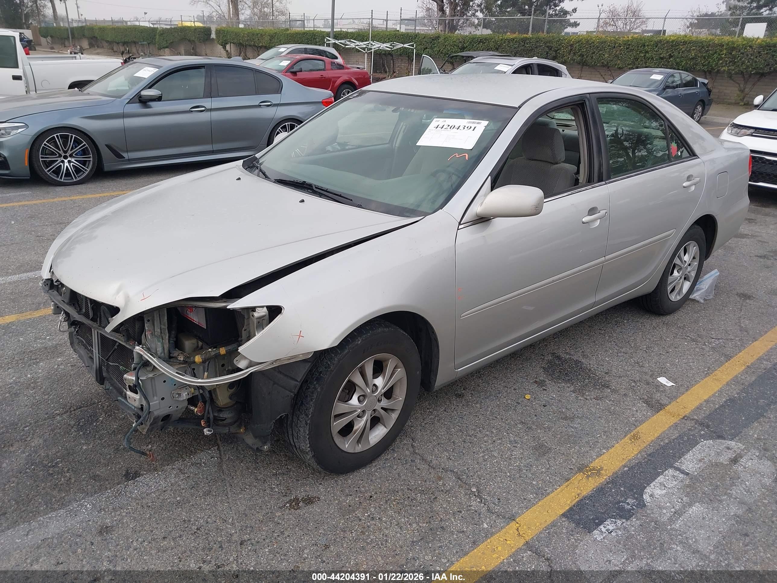 TOYOTA CAMRY image 2