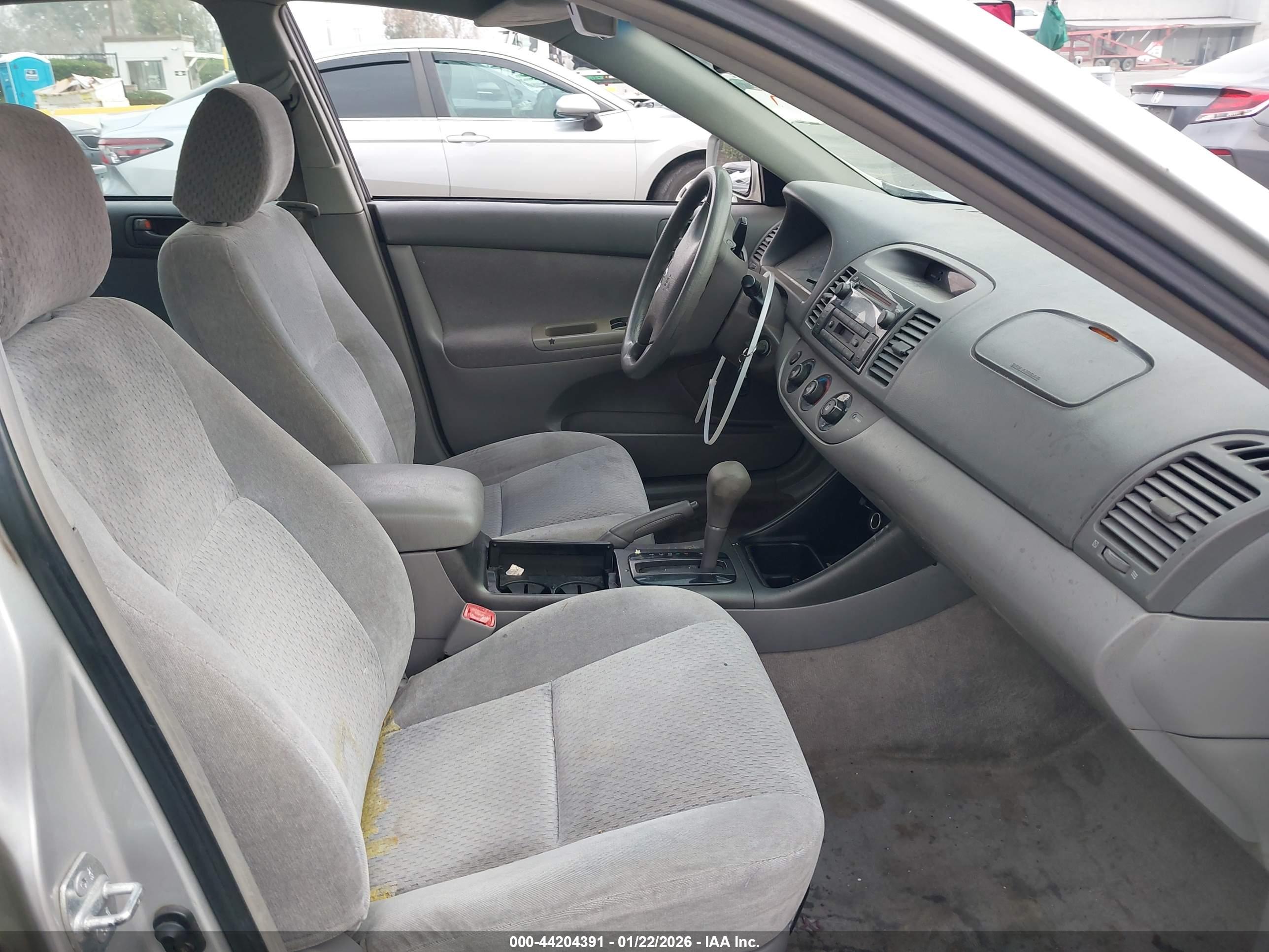TOYOTA CAMRY image 5