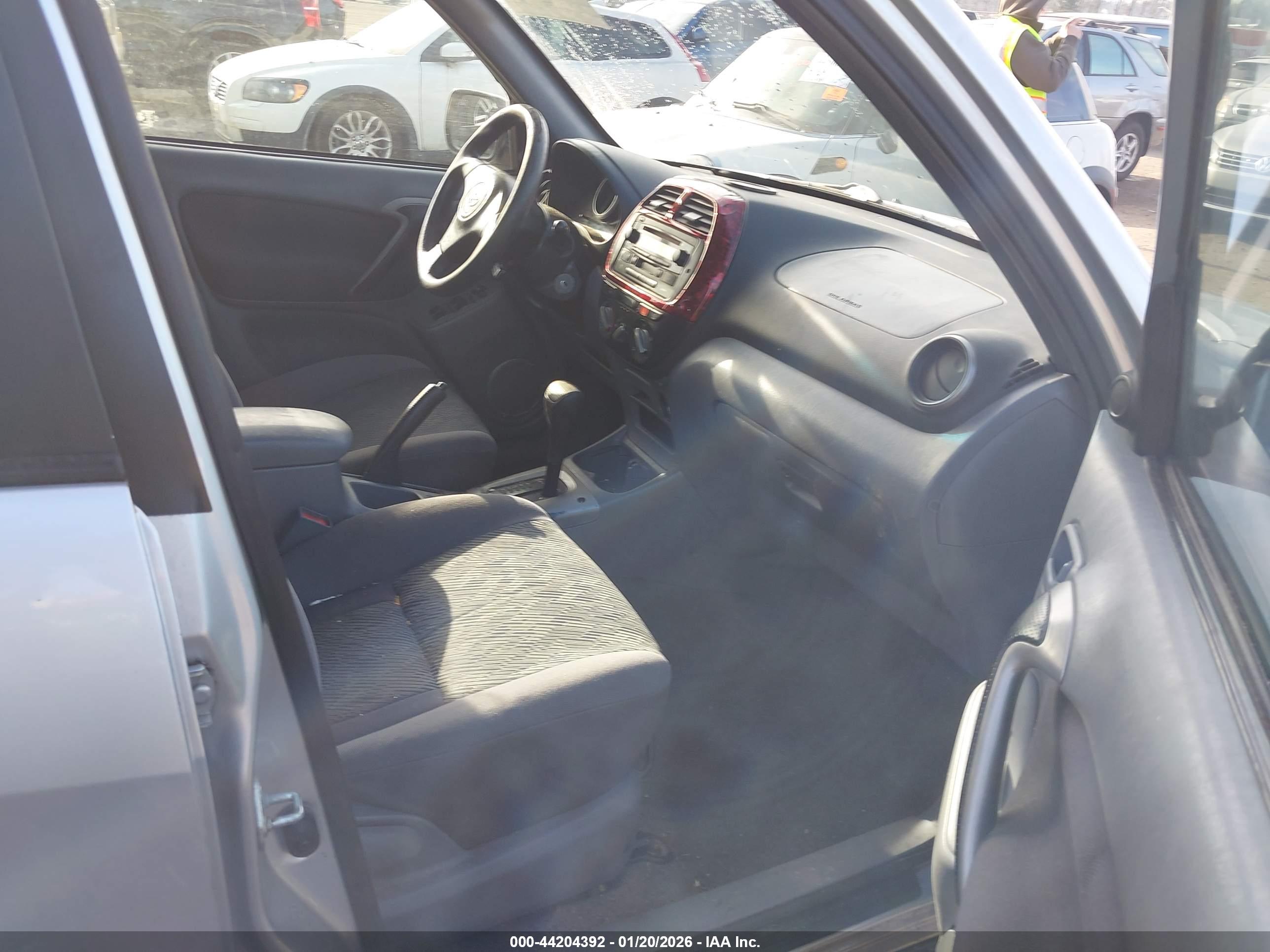 TOYOTA RAV4 image 5