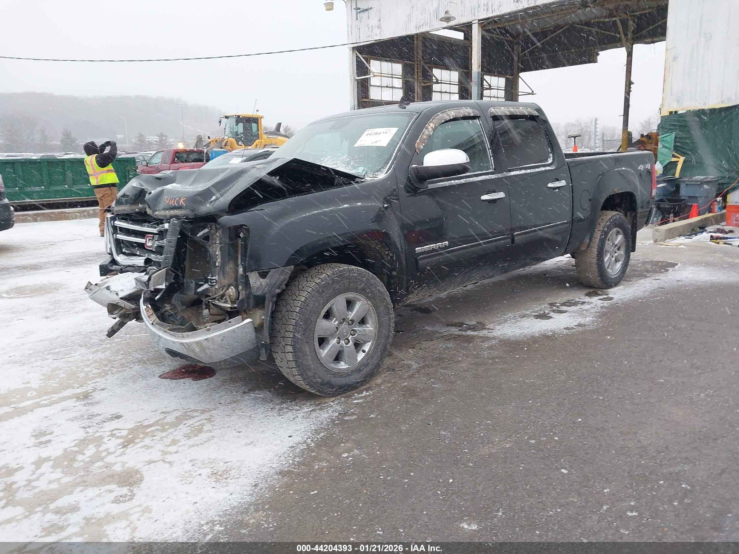 GMC SIERRA image 2