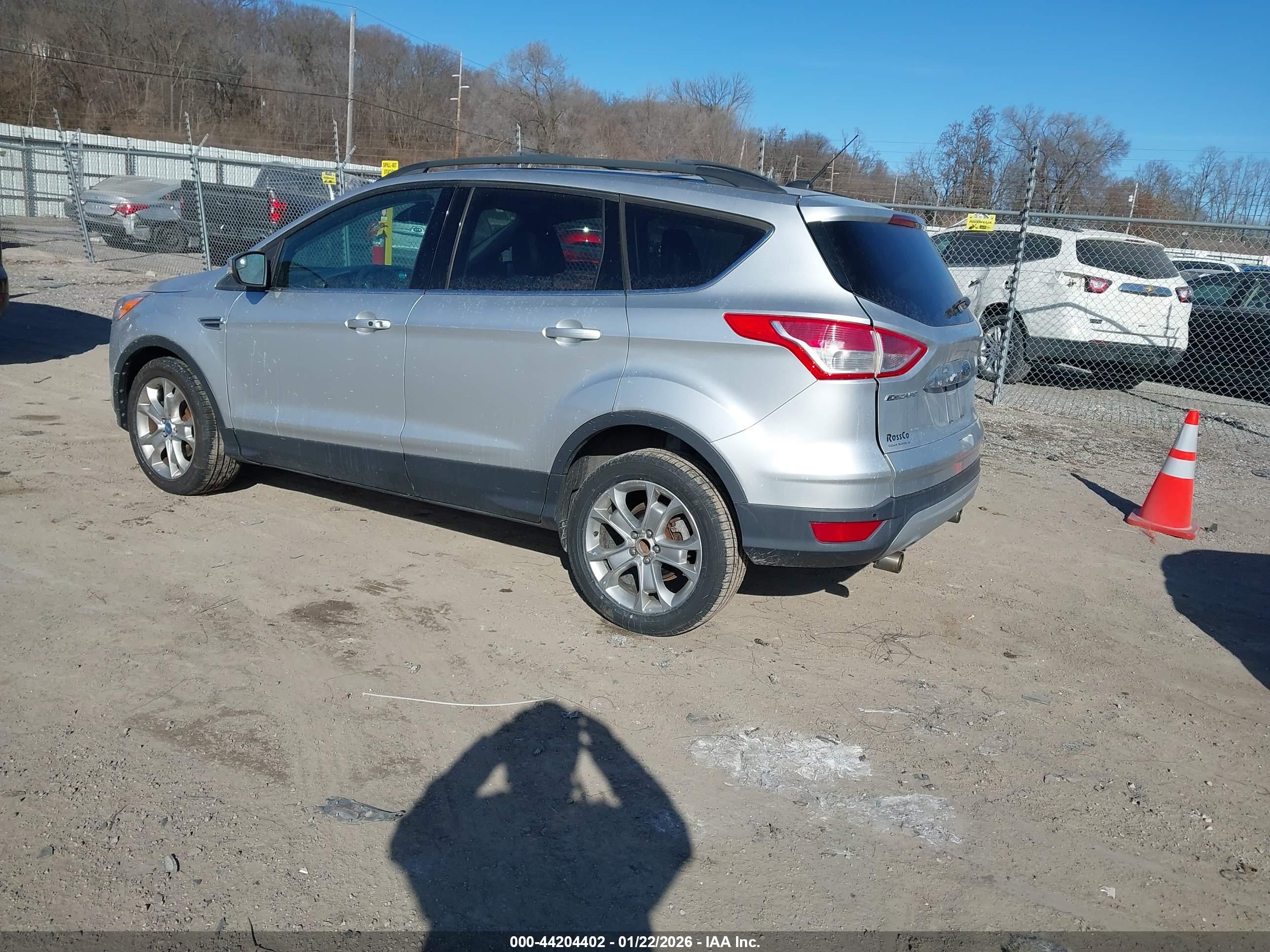 FORD ESCAPE image 3
