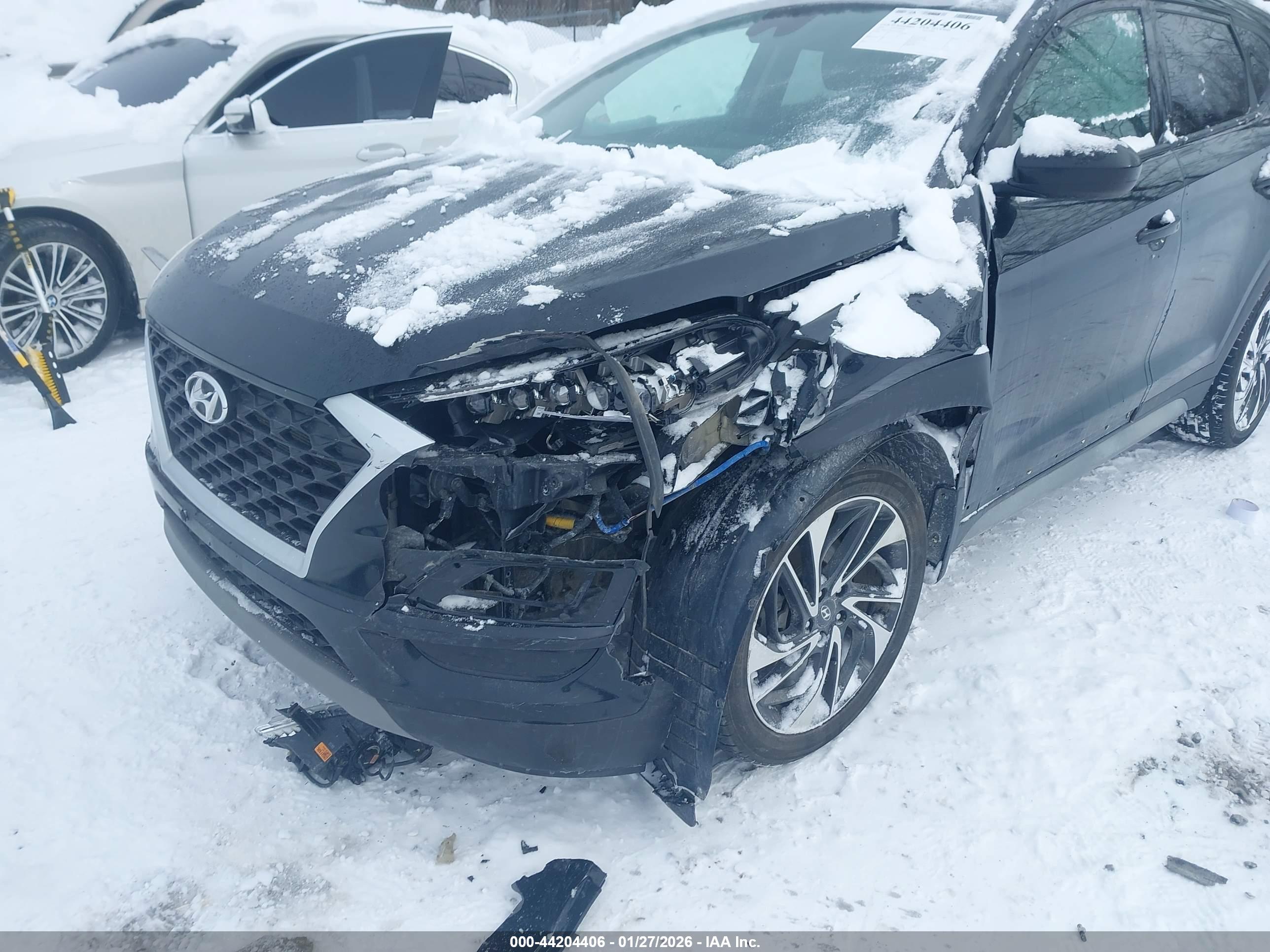 HYUNDAI TUCSON image 6