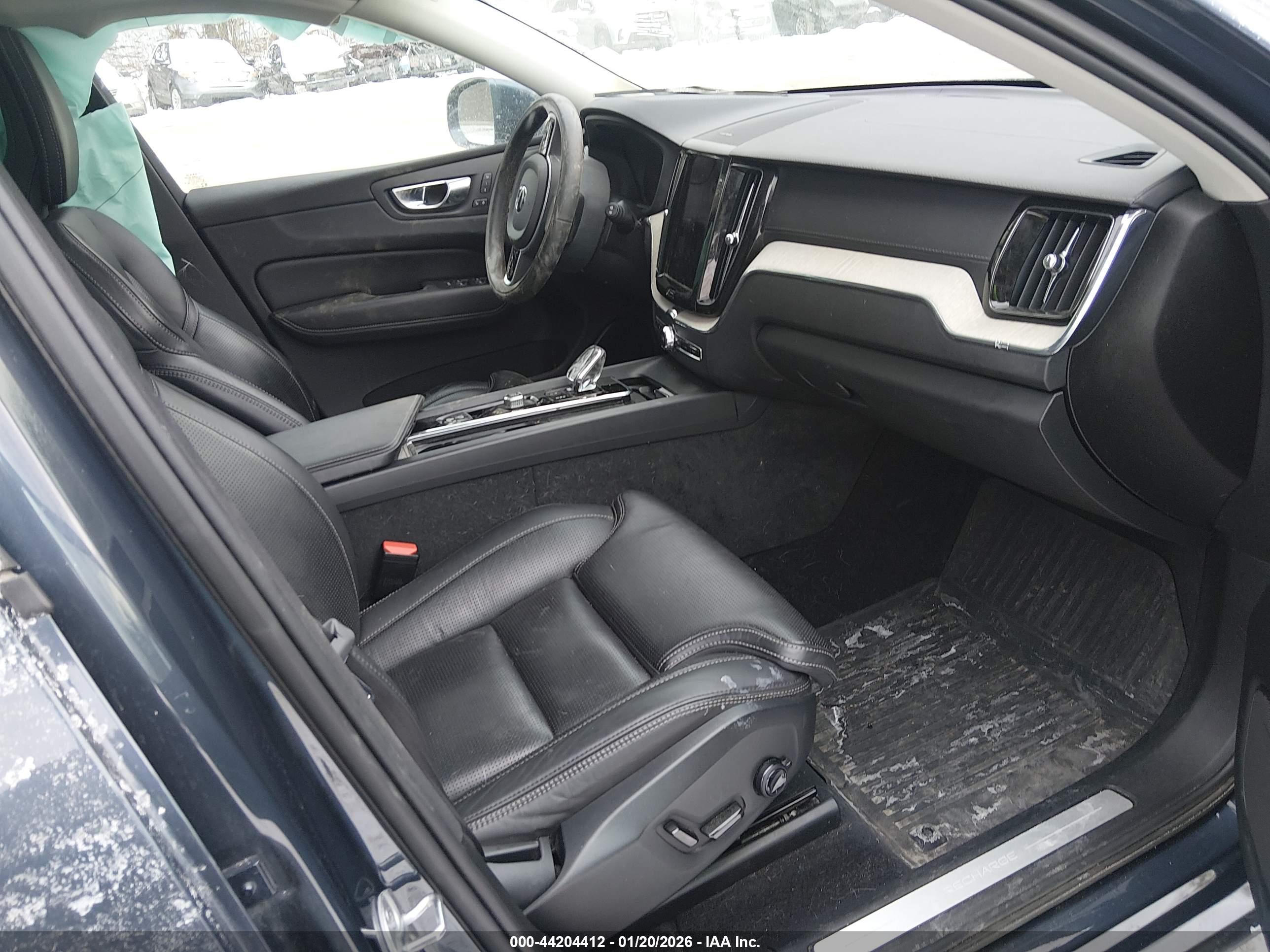 VOLVO XC60 image 5