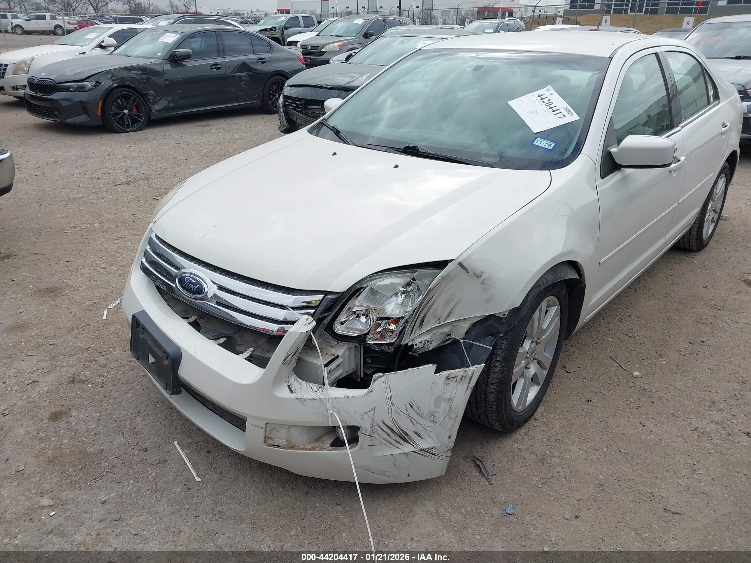 FORD FUSION image 6