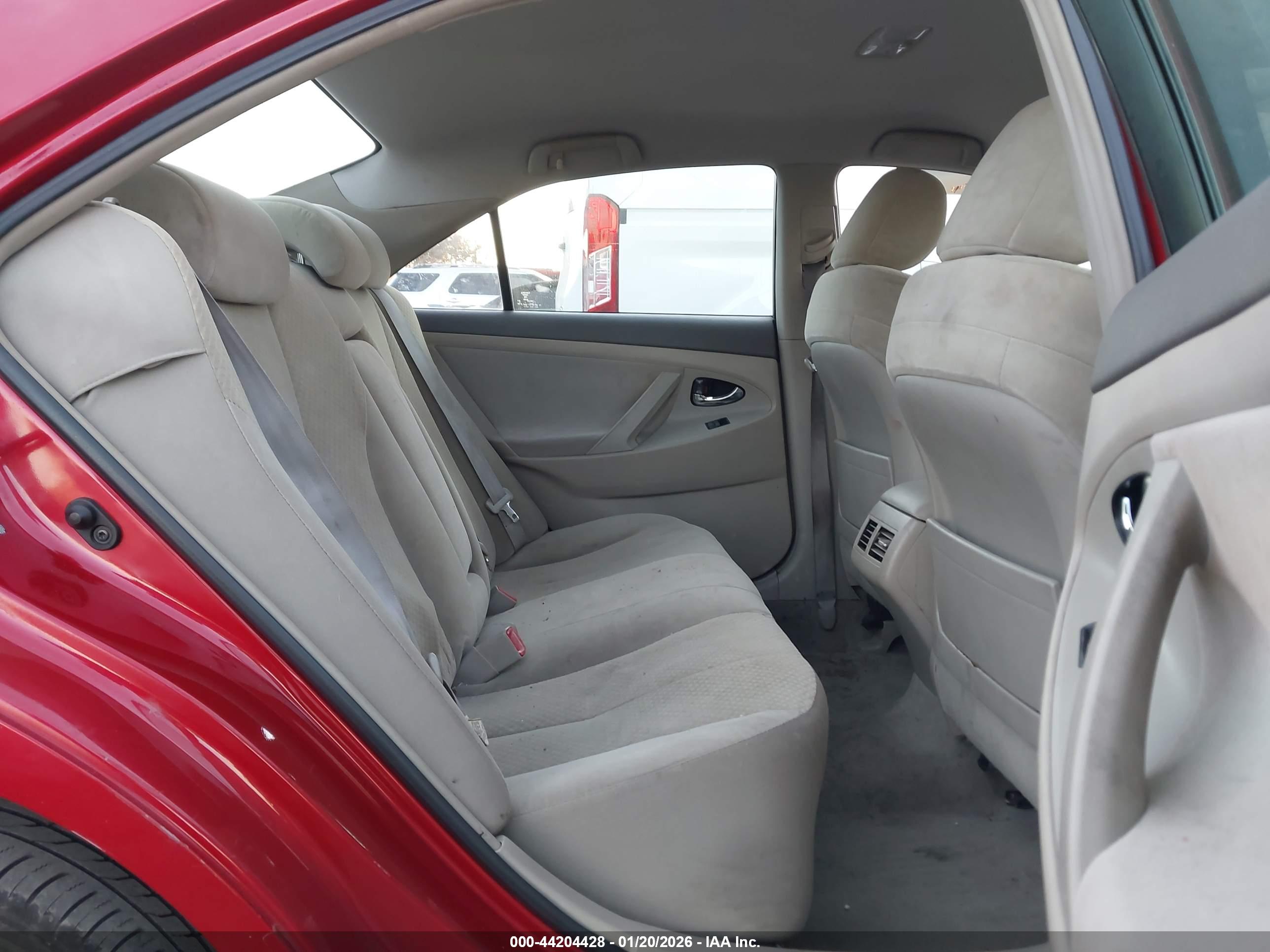 TOYOTA CAMRY image 8