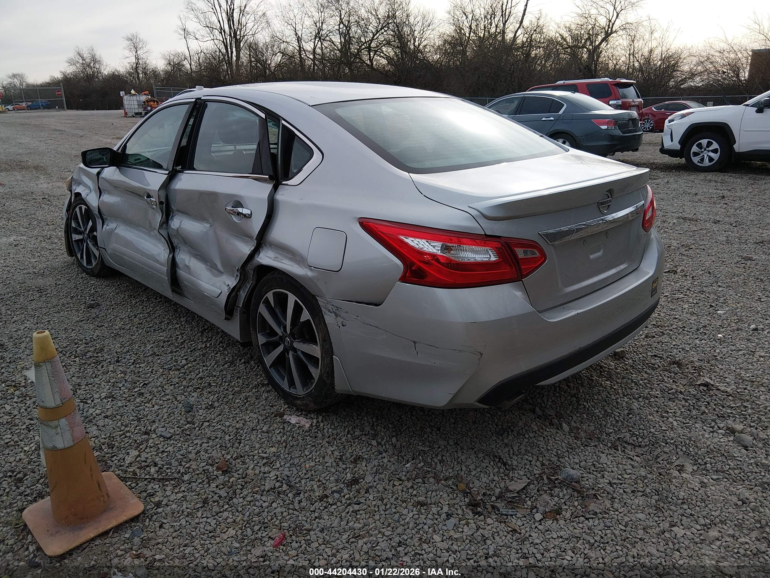 NISSAN ALTIMA image 3