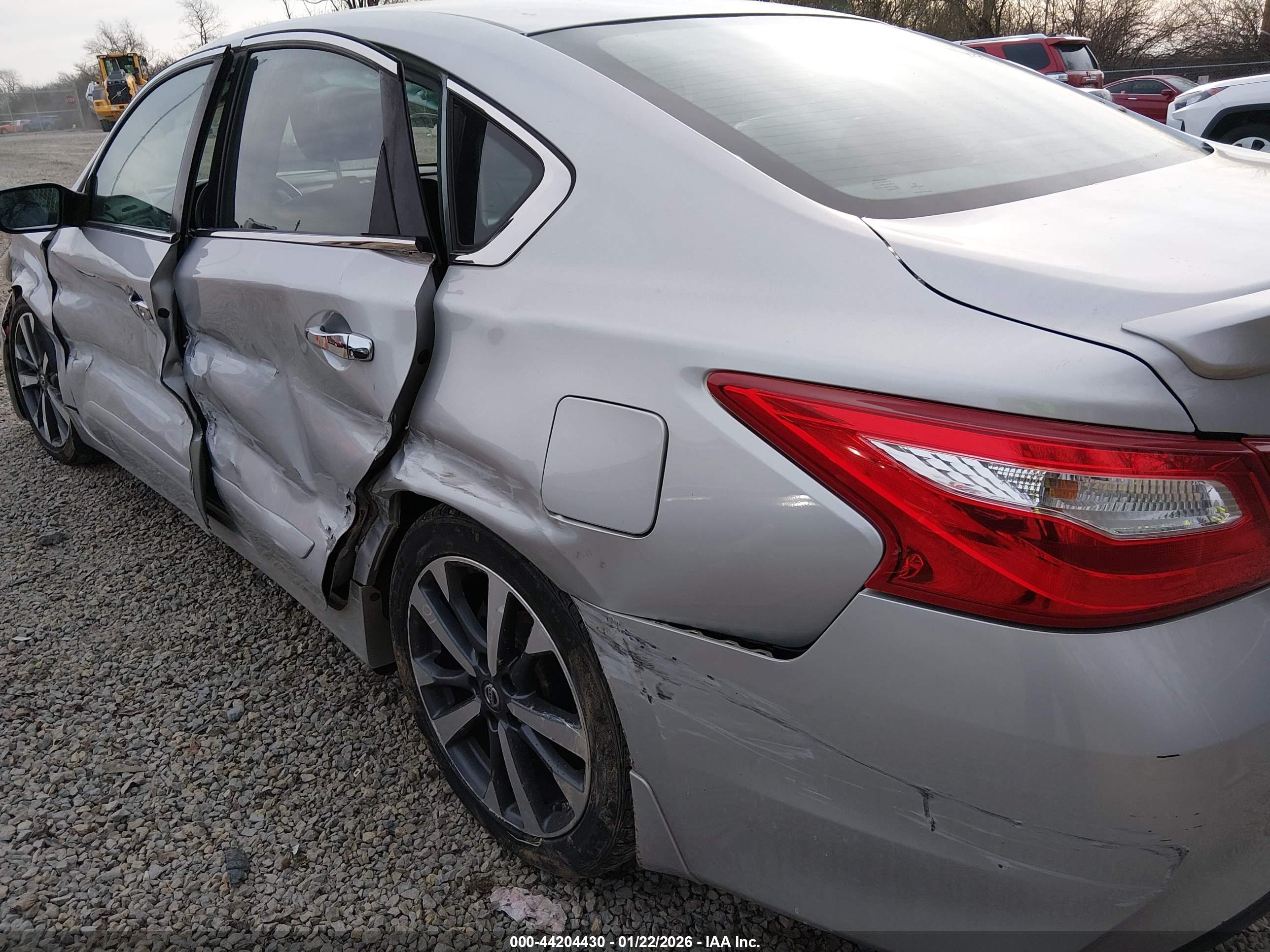 NISSAN ALTIMA image 6