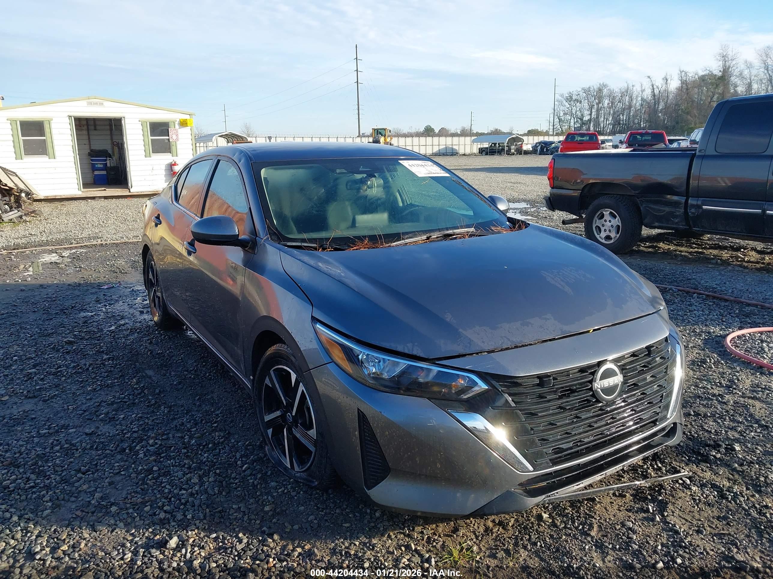 NISSAN SENTRA image 6