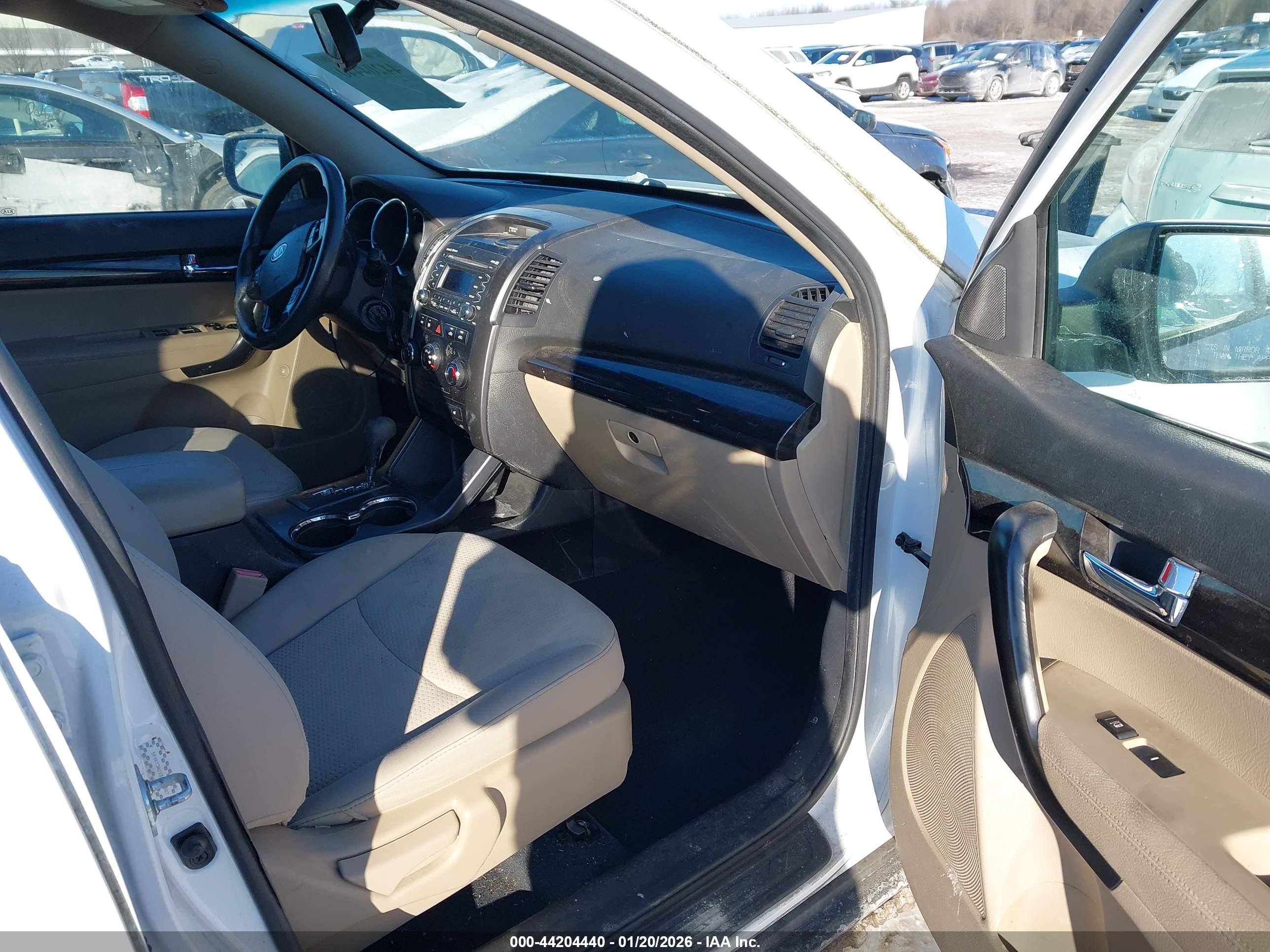 KIA SORENTO image 5