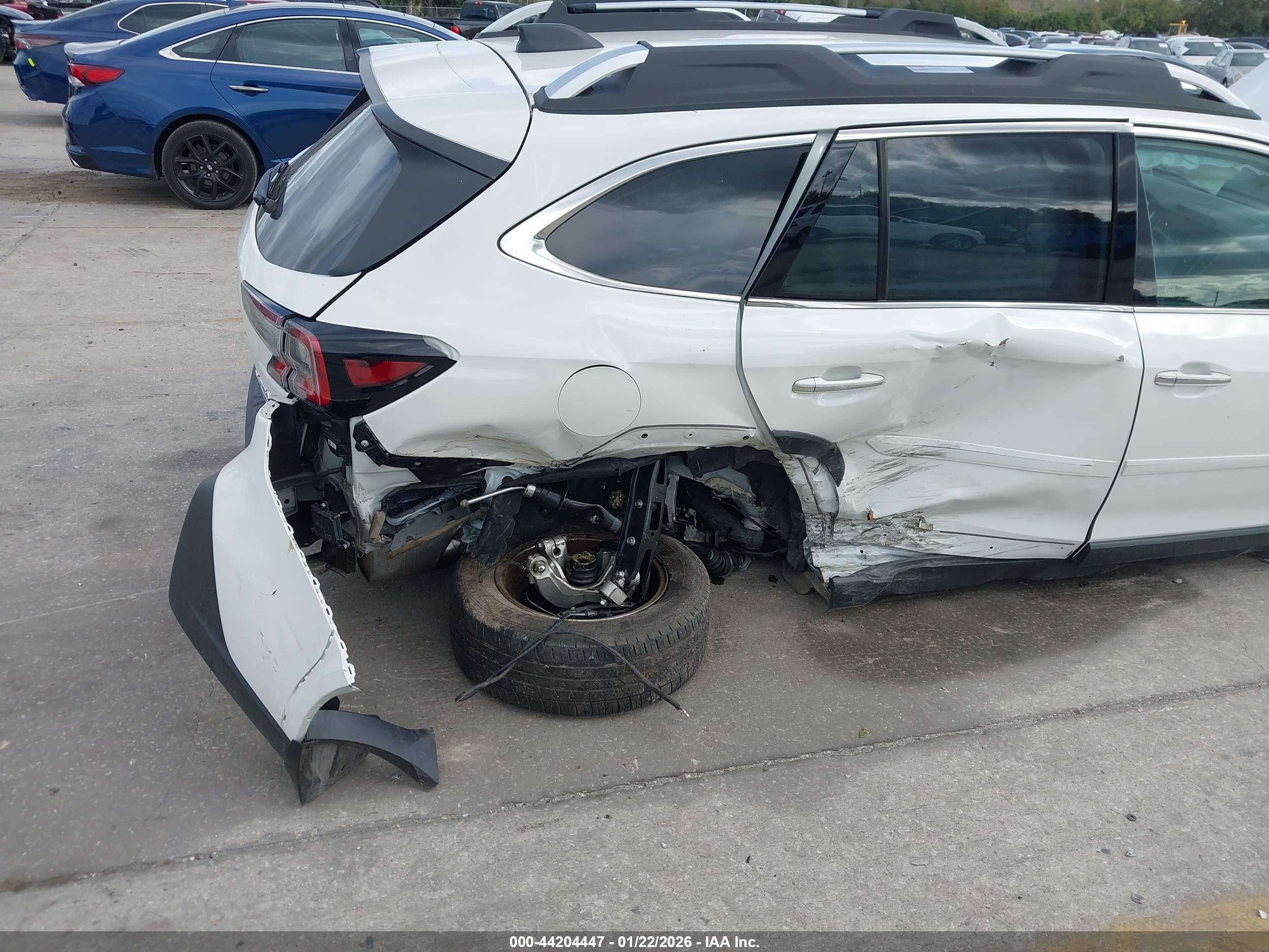 SUBARU OUTBACK image 6