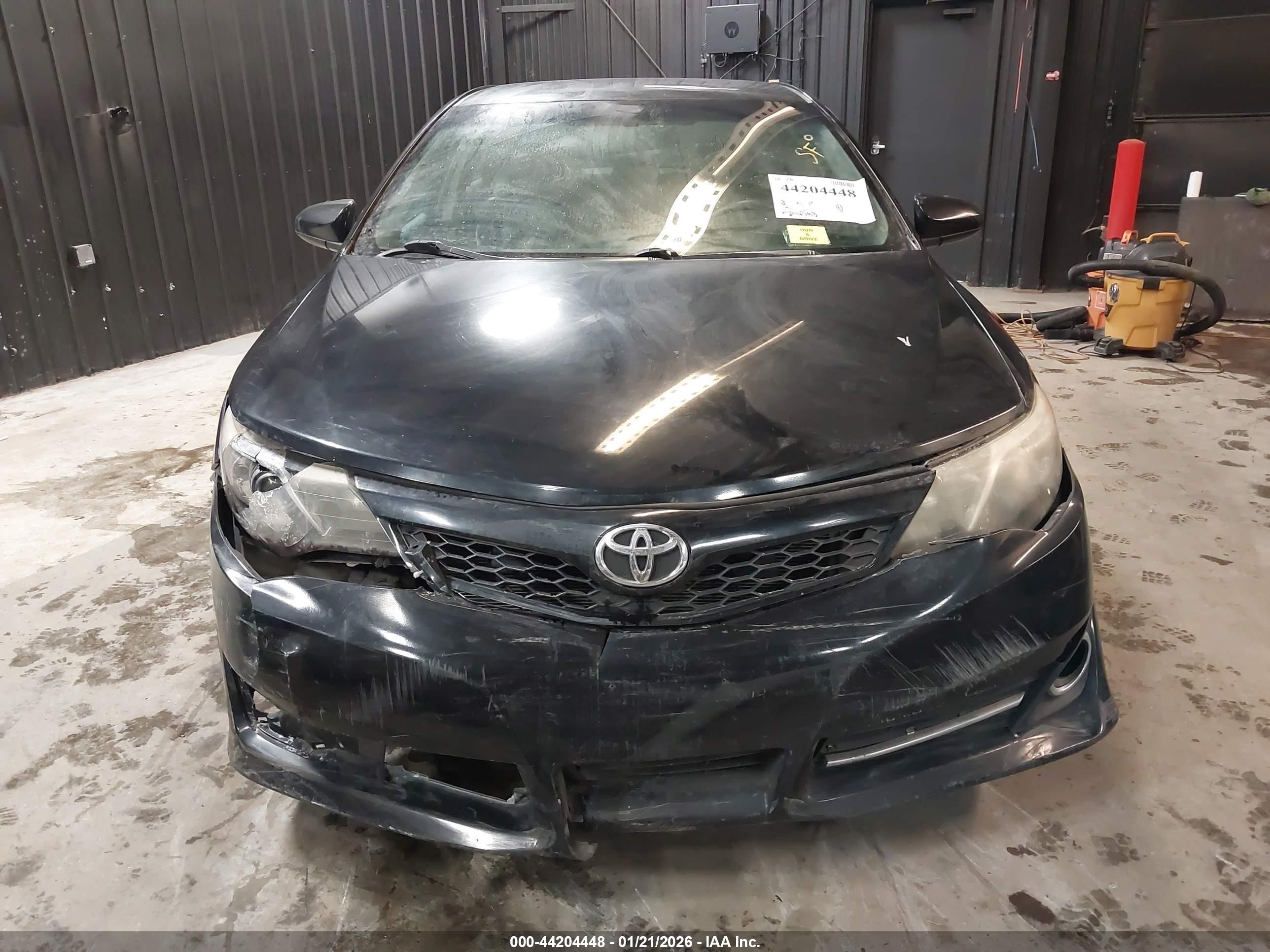 TOYOTA CAMRY image 6