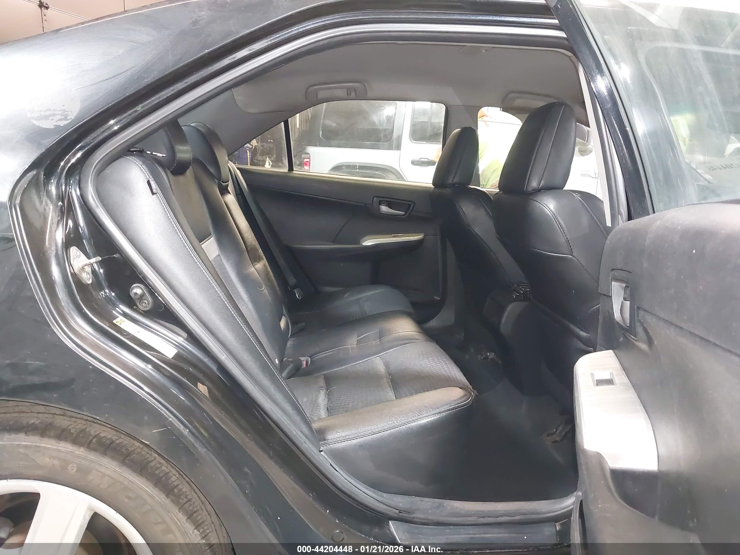 TOYOTA CAMRY image 8