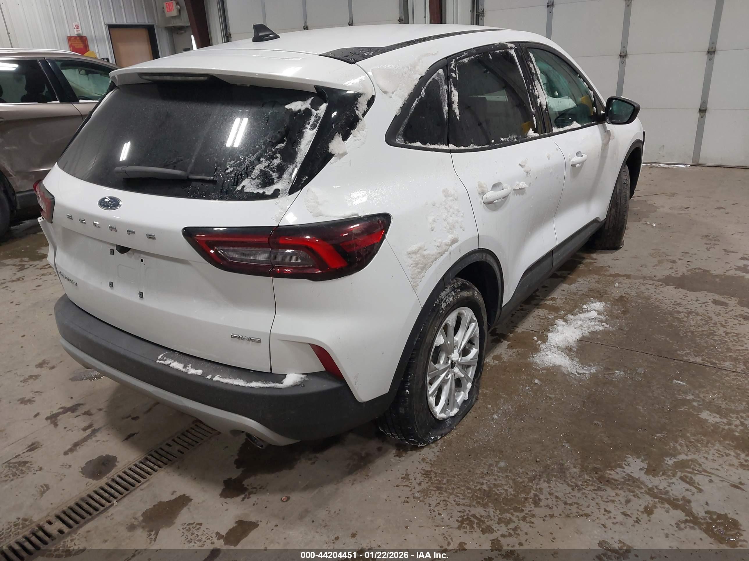 FORD ESCAPE image 4