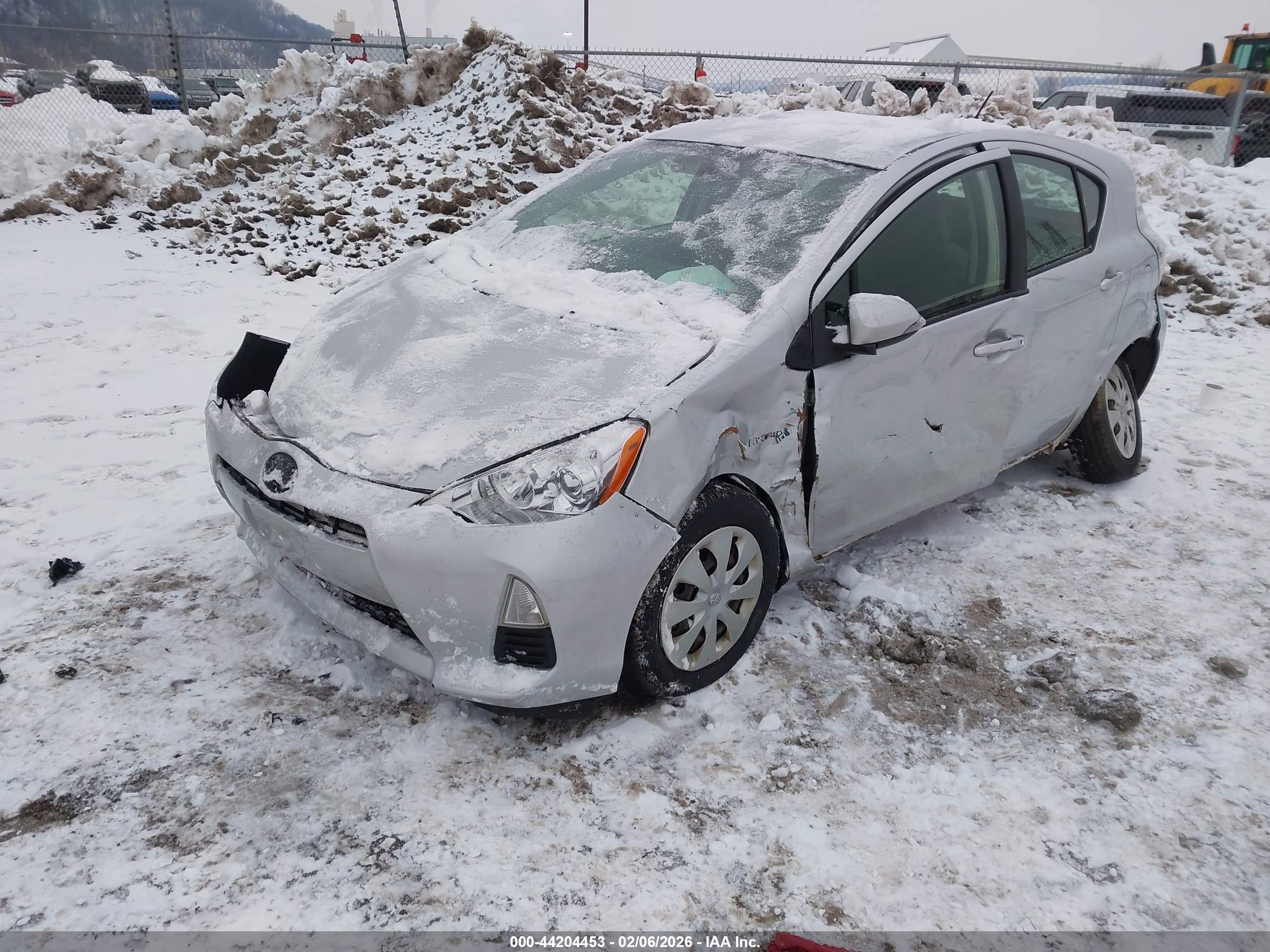 TOYOTA PRIUS image 2