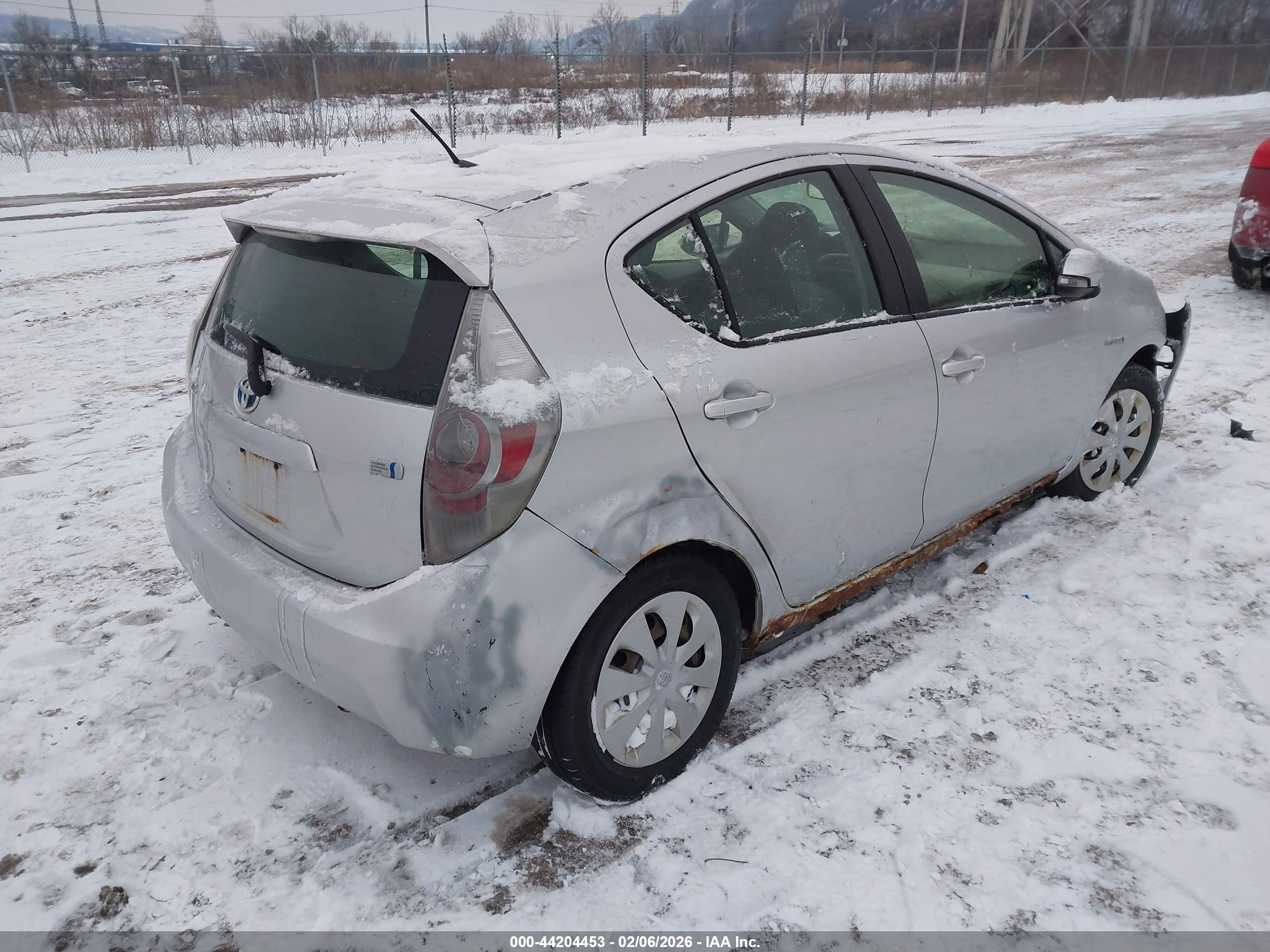 TOYOTA PRIUS image 4