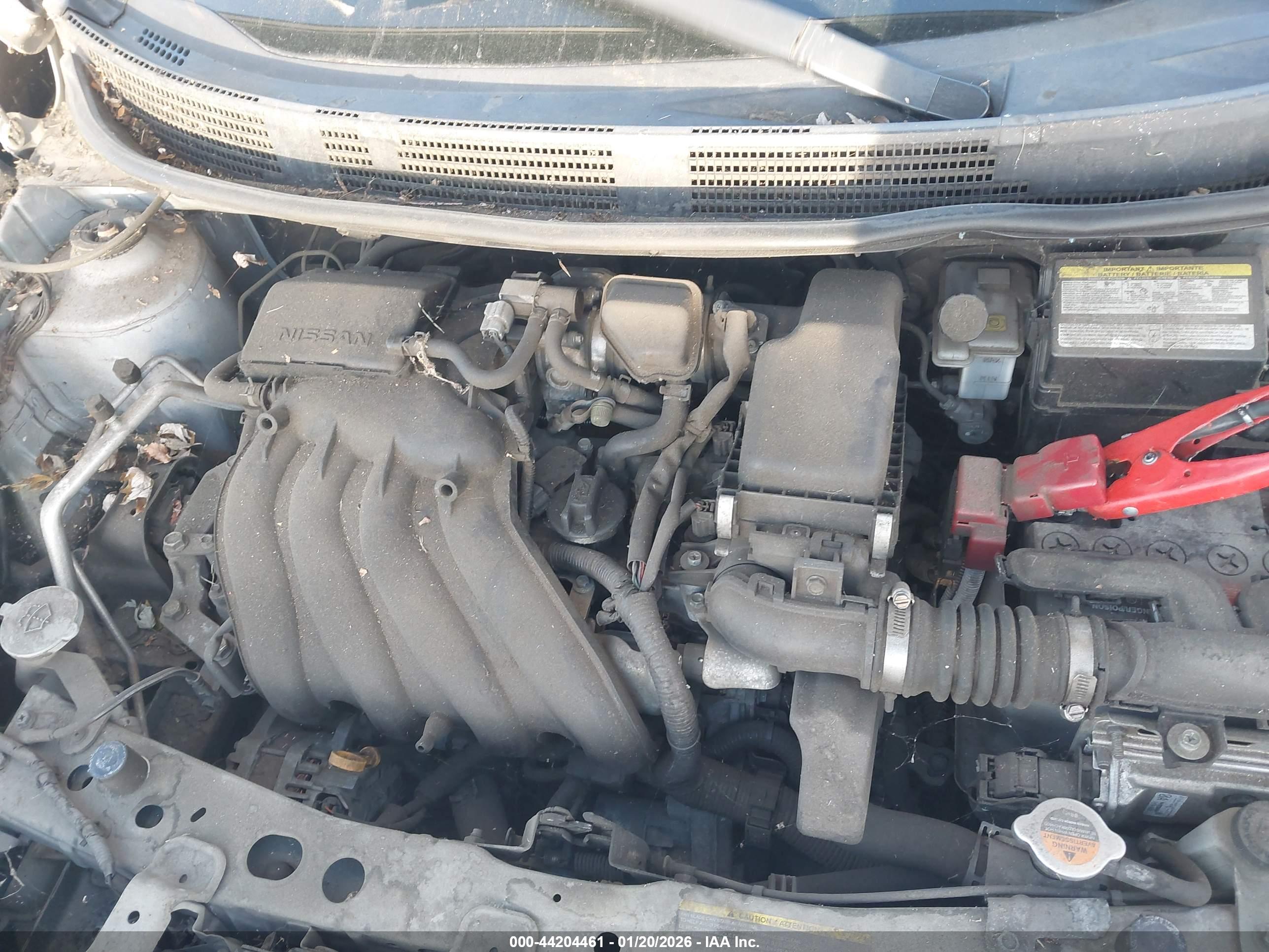 NISSAN VERSA image 10