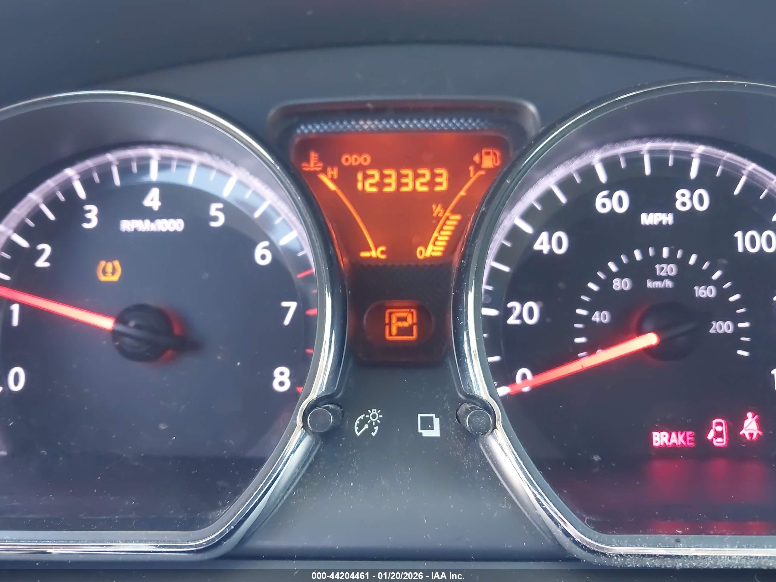 NISSAN VERSA image 7