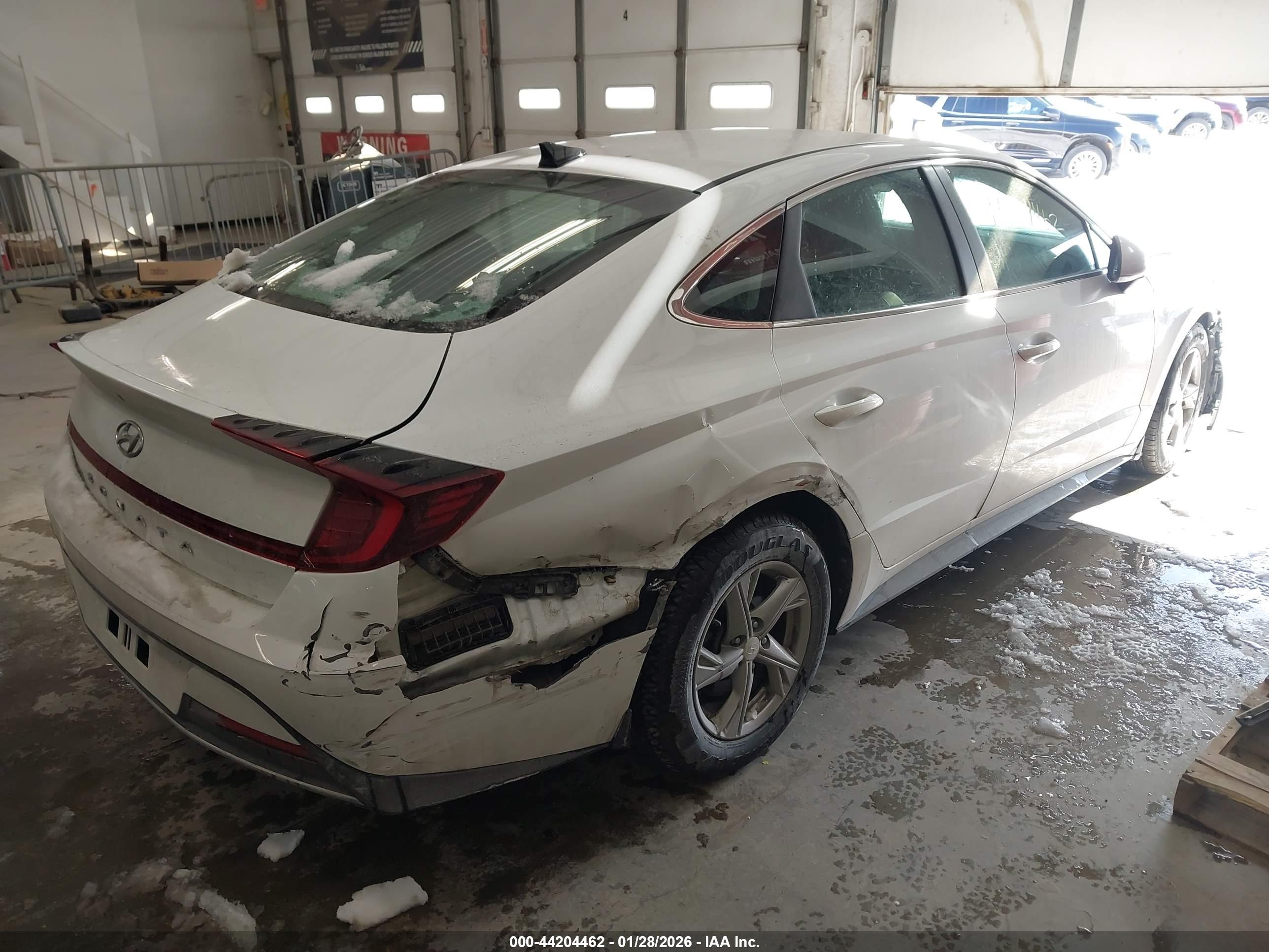 HYUNDAI SONATA image 4