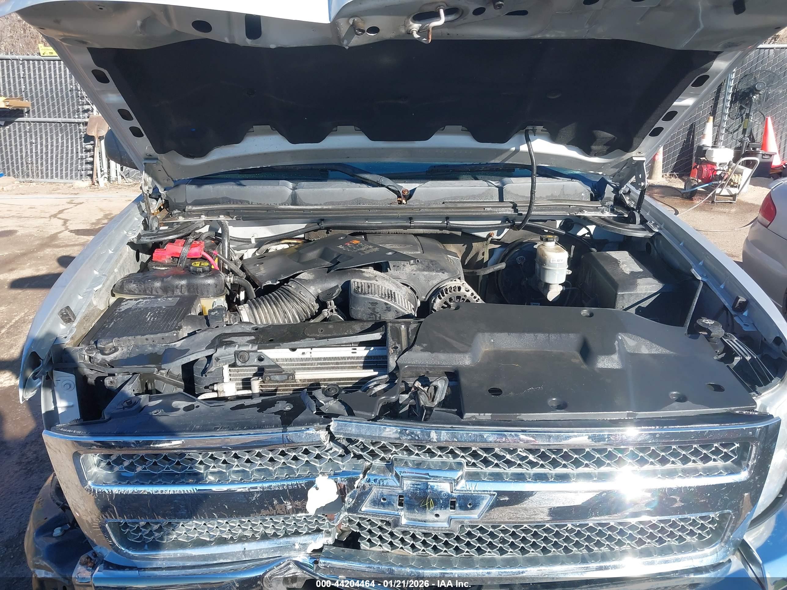 CHEVROLET SILVERADO image 10