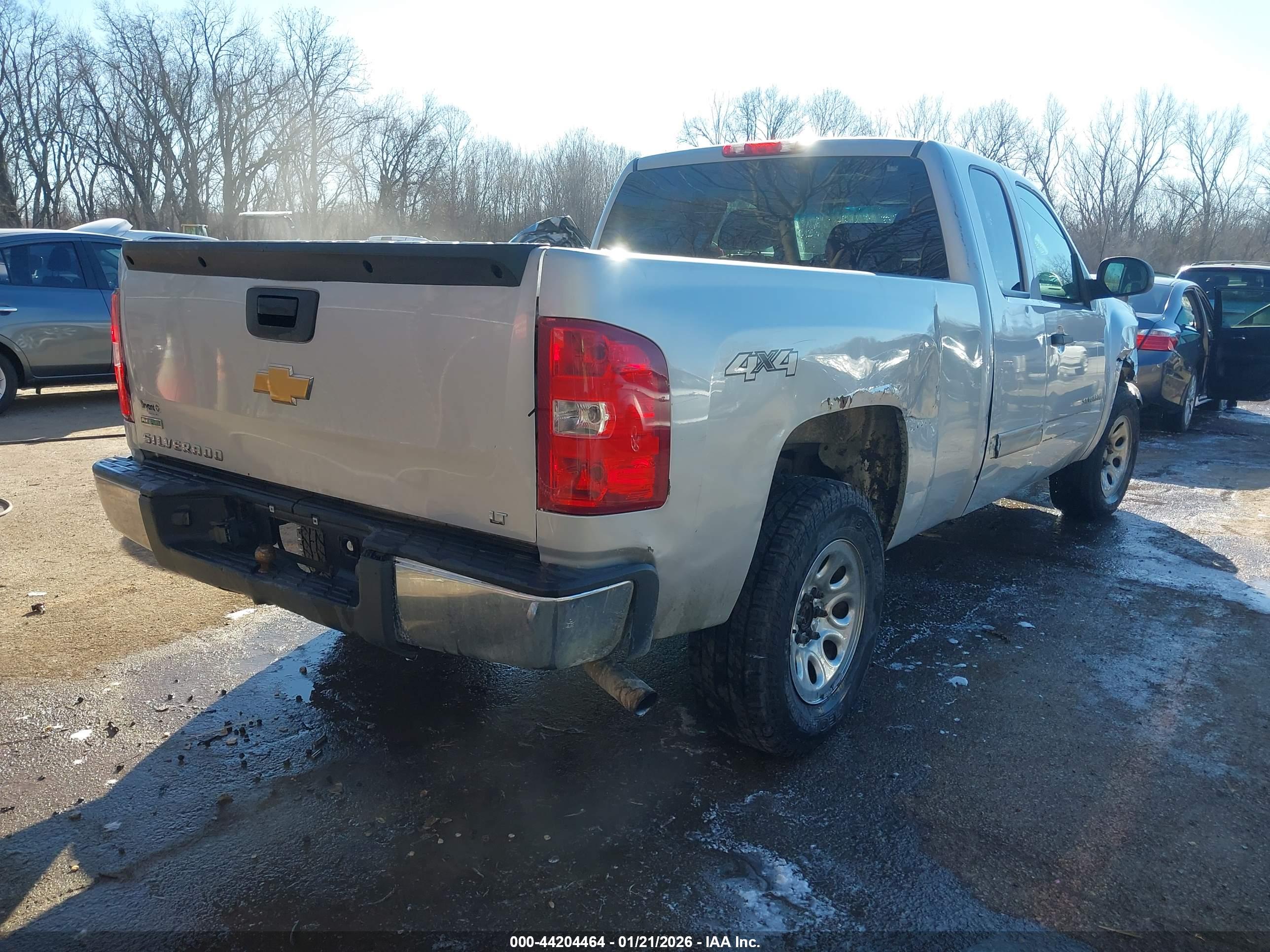 CHEVROLET SILVERADO image 4