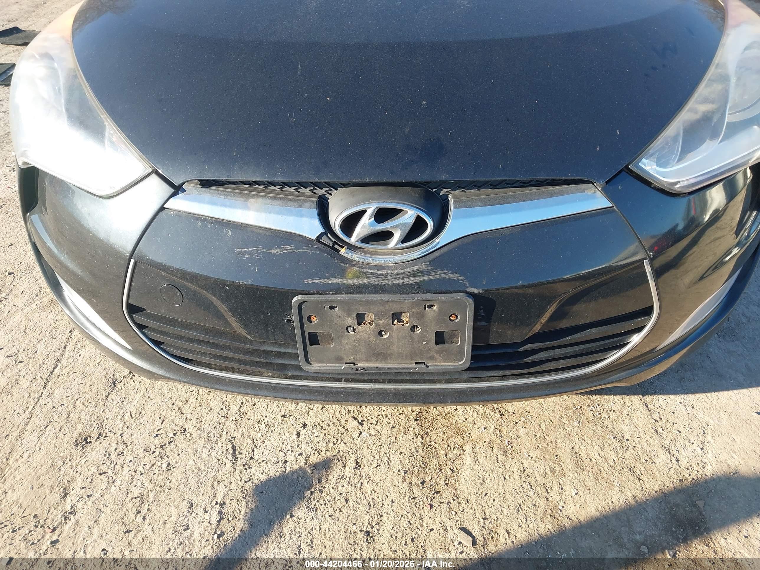 HYUNDAI VELOSTER image 6