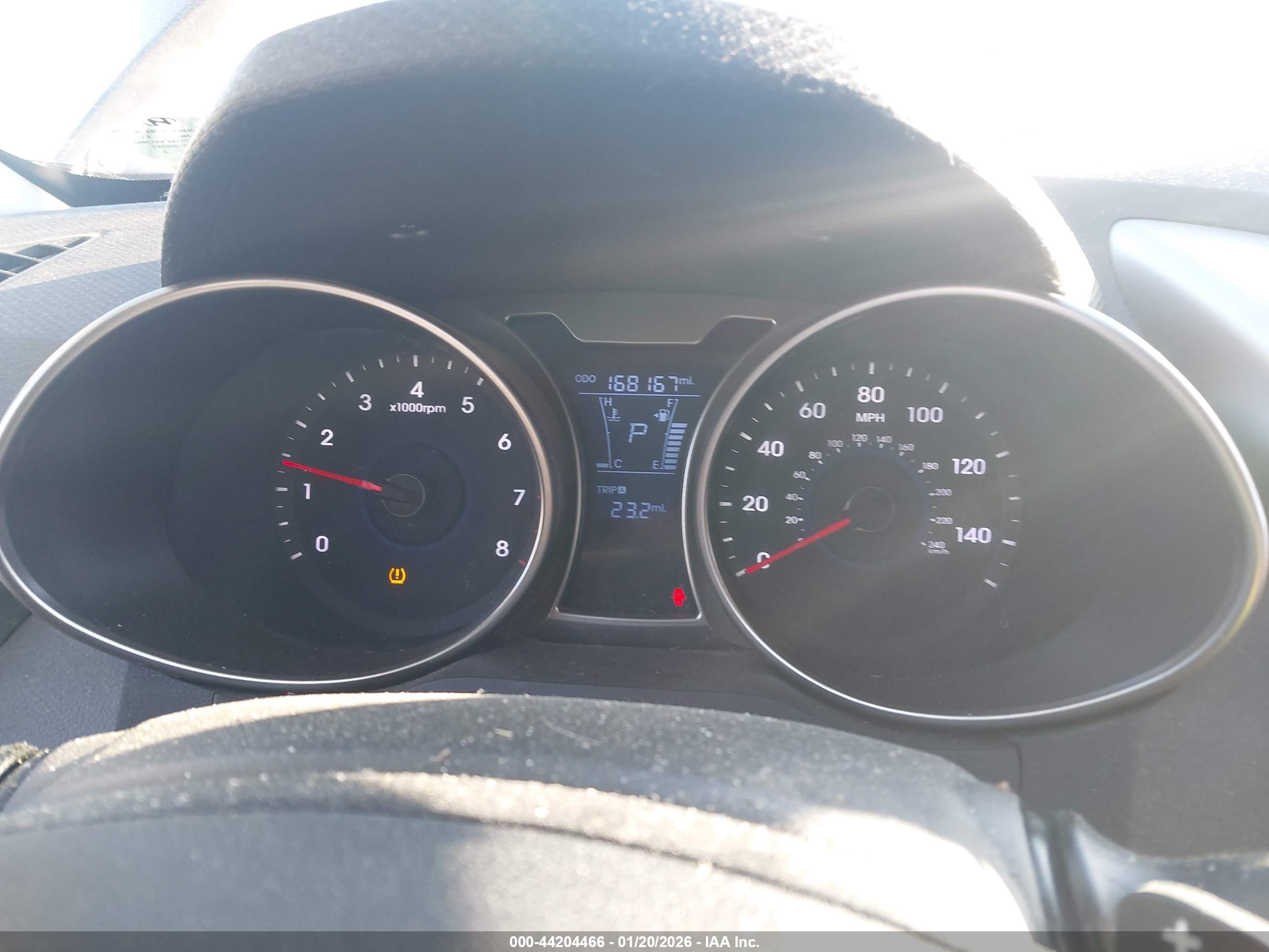 HYUNDAI VELOSTER image 7