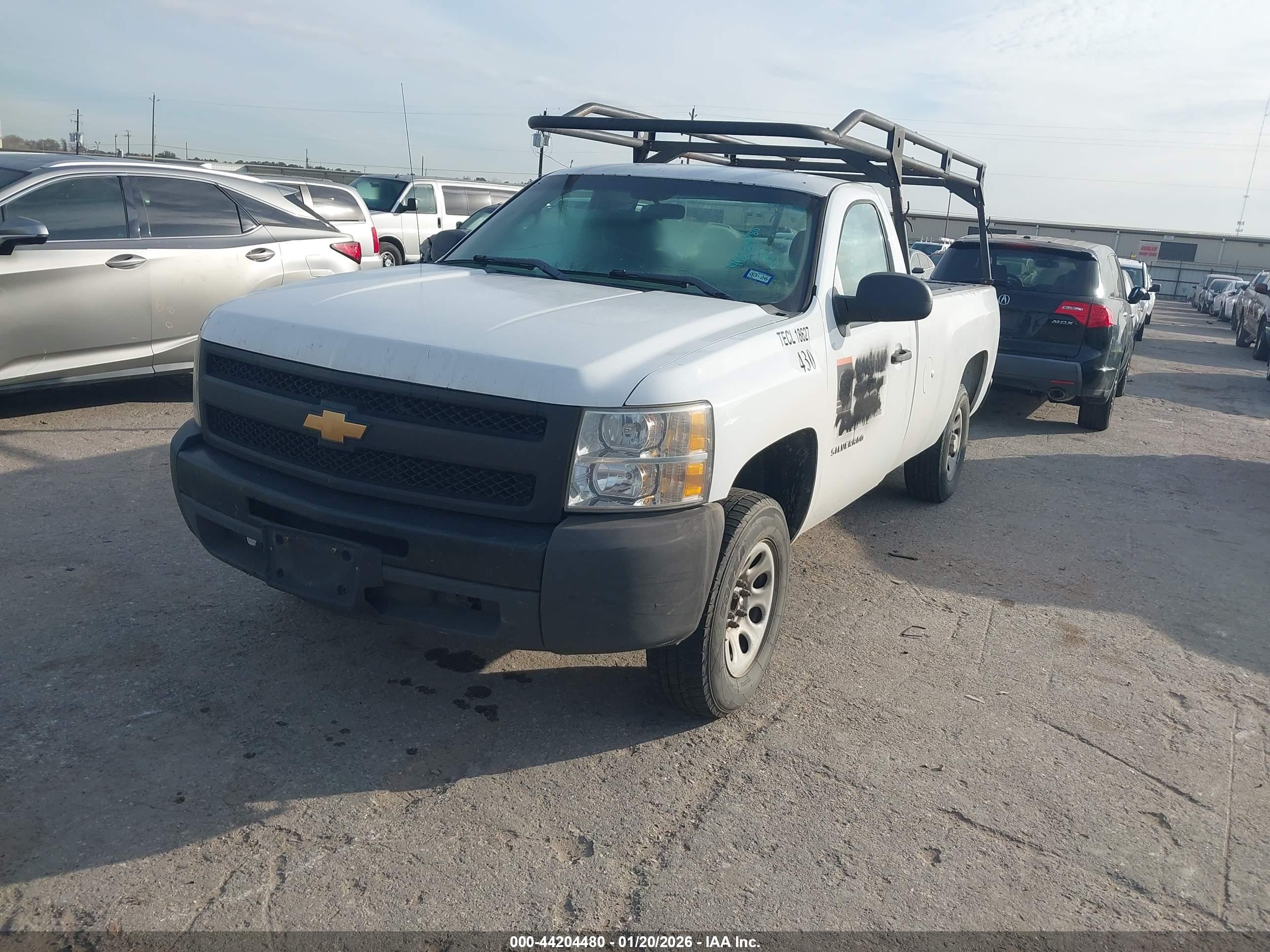 CHEVROLET SILVERADO image 2