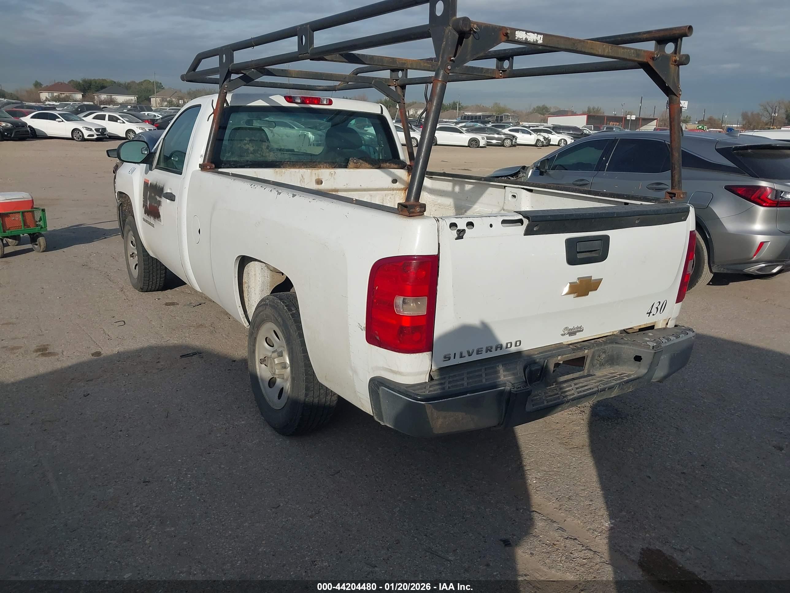 CHEVROLET SILVERADO image 3