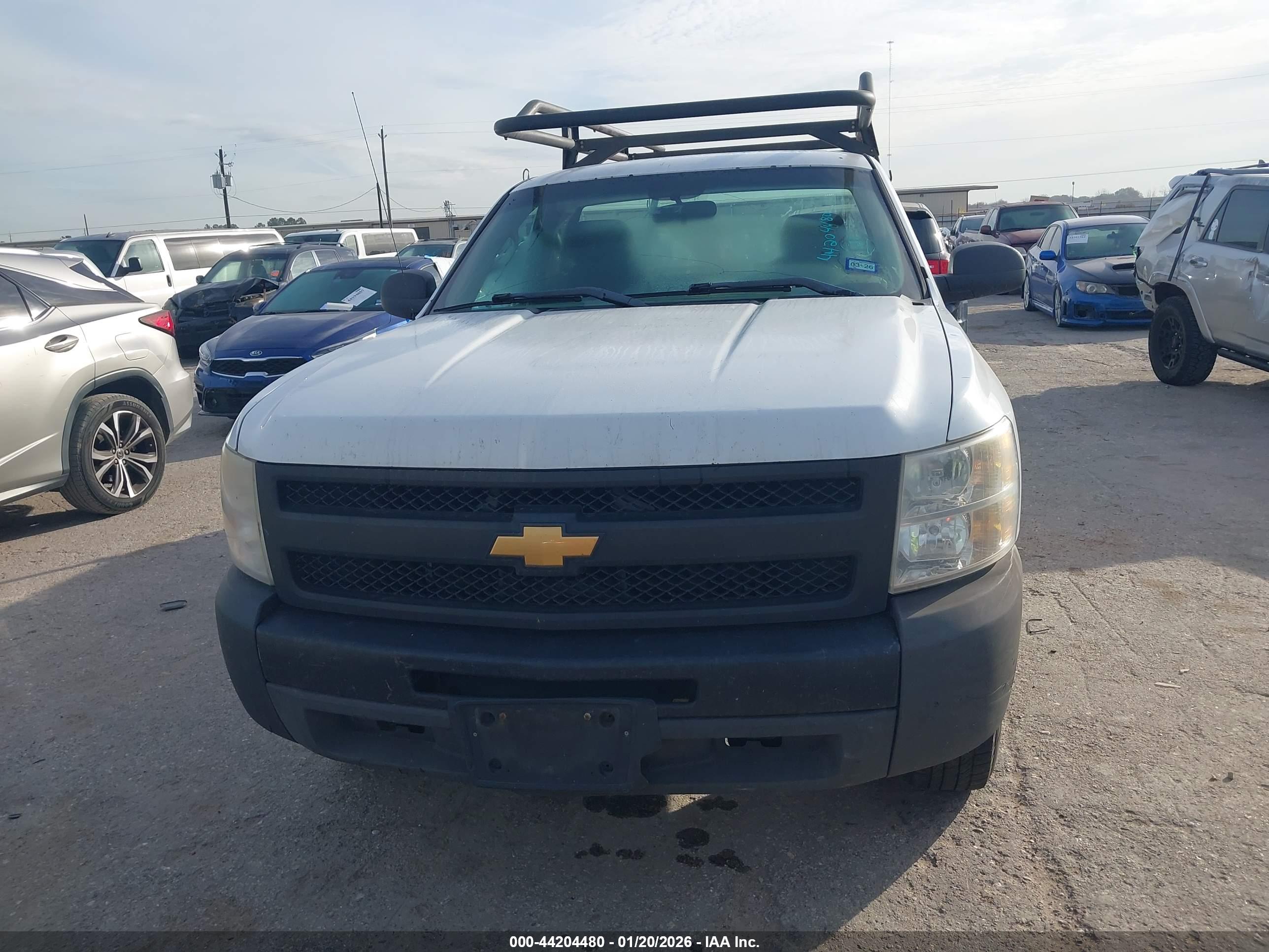 CHEVROLET SILVERADO image 6